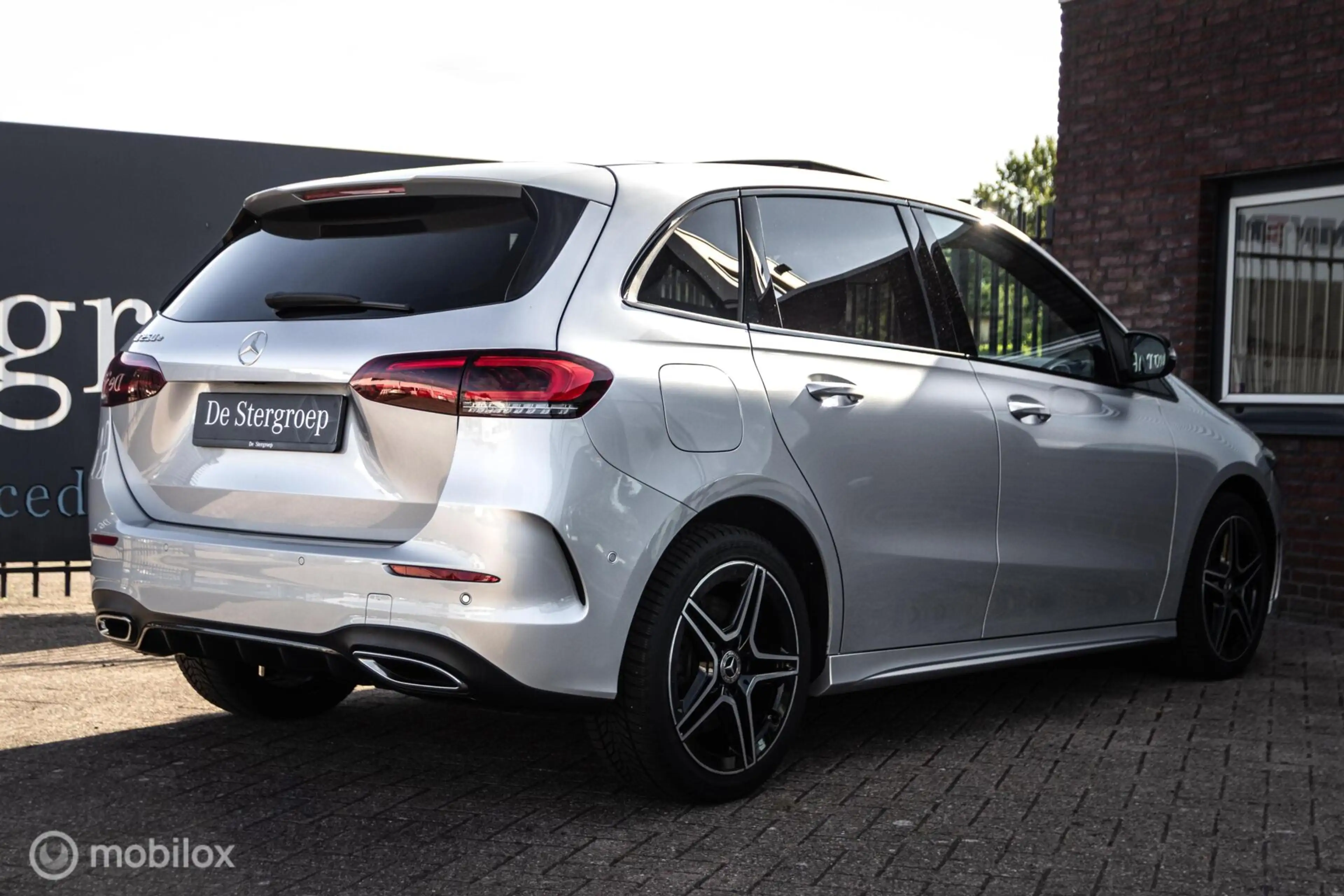 Mercedes-Benz B 250 e Business Solution AMG Limited — photo 10
