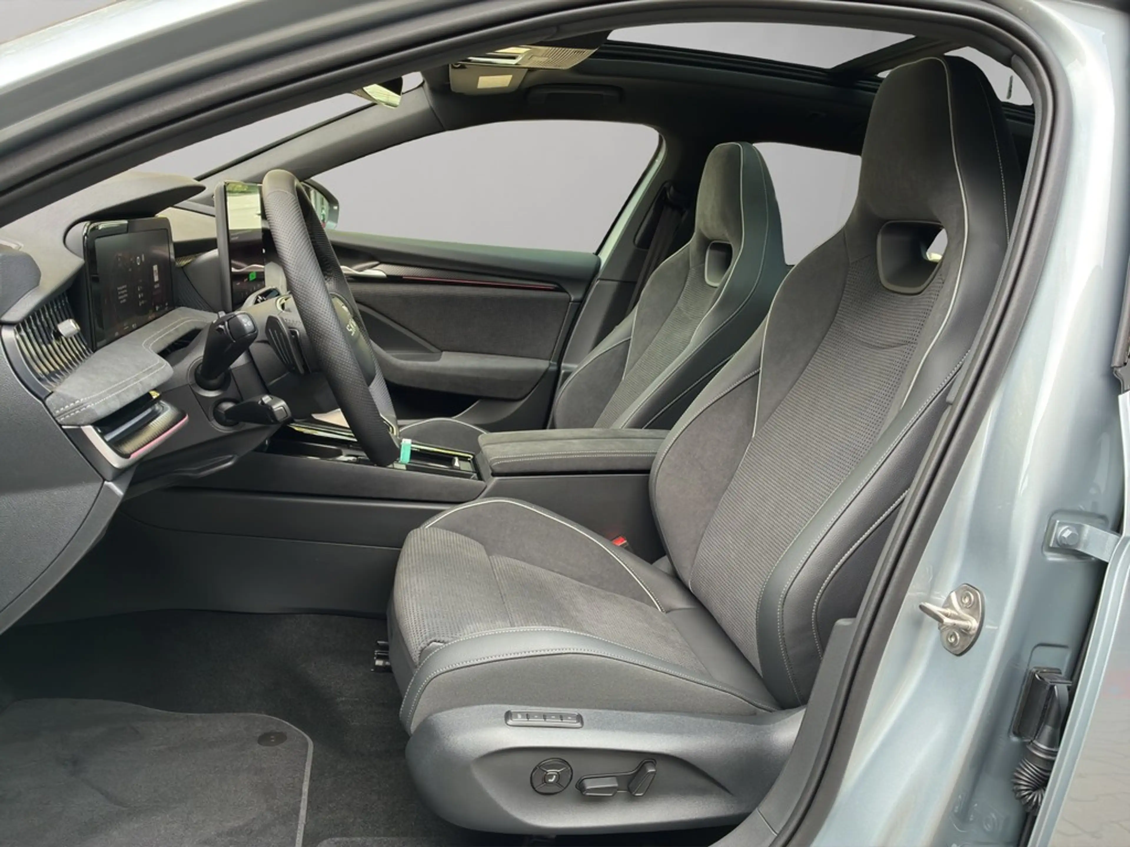 Skoda Superb Combi Sportline 1.5 TSI iV 150 kW 150 kW Sportline — photo 11