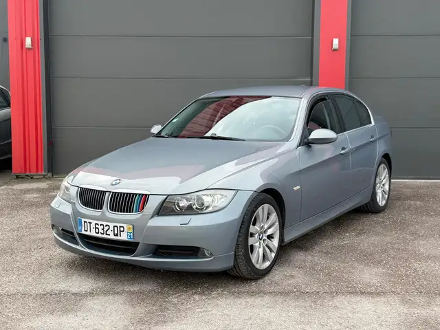 BMW 330 330xd 231ch Première A