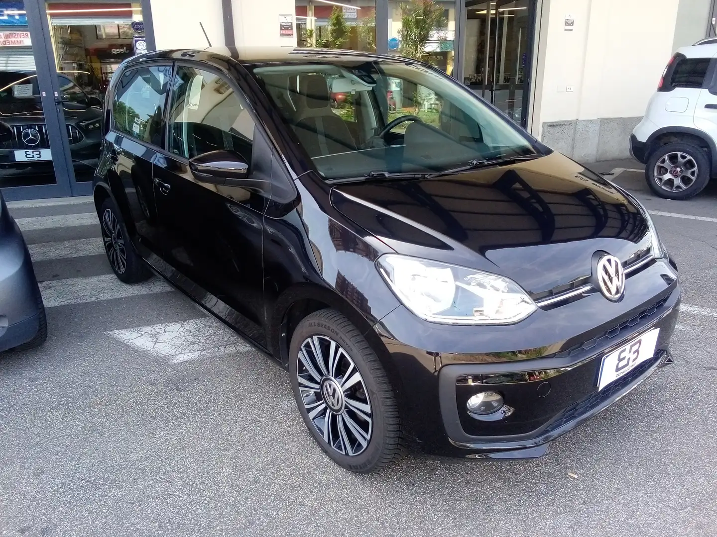 Volkswagen up! 5p 1.0 eco Metano Move 68cv adatta neopatentati Zwart - 2