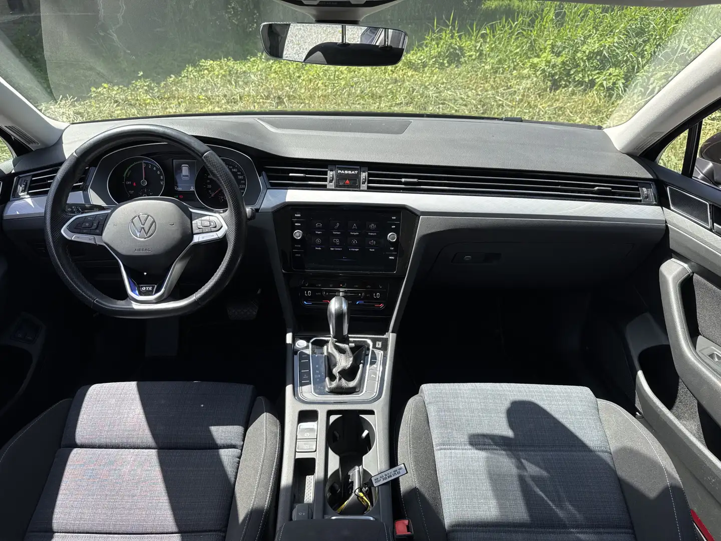 Volkswagen Passat Variant GTE 218PK DSG HYBRID GTE BUSINESS CAMERA/NAVI/TREK Zwart - 2