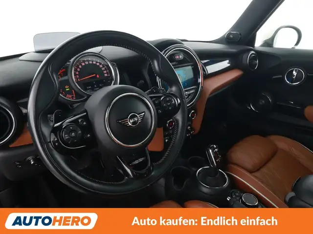 Mini Hatch view 11