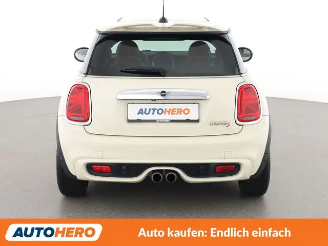 Mini Hatch view 5
