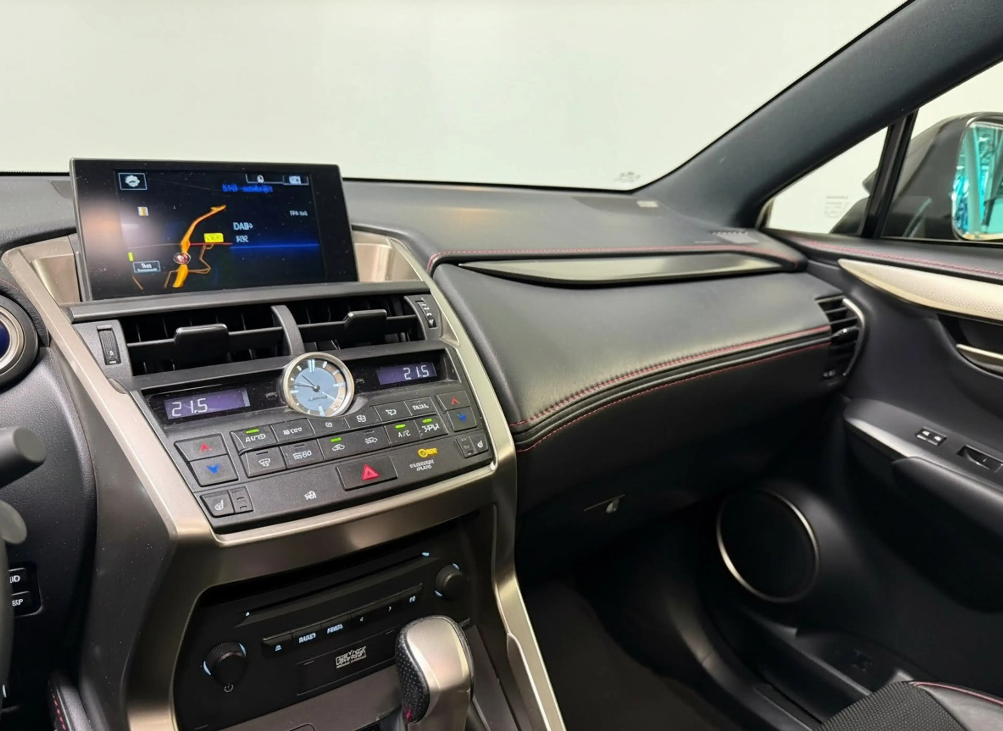 Lexus NX 300h AWD F Sport Line | Mark-Levinson | Panoramadak | S — photo 12