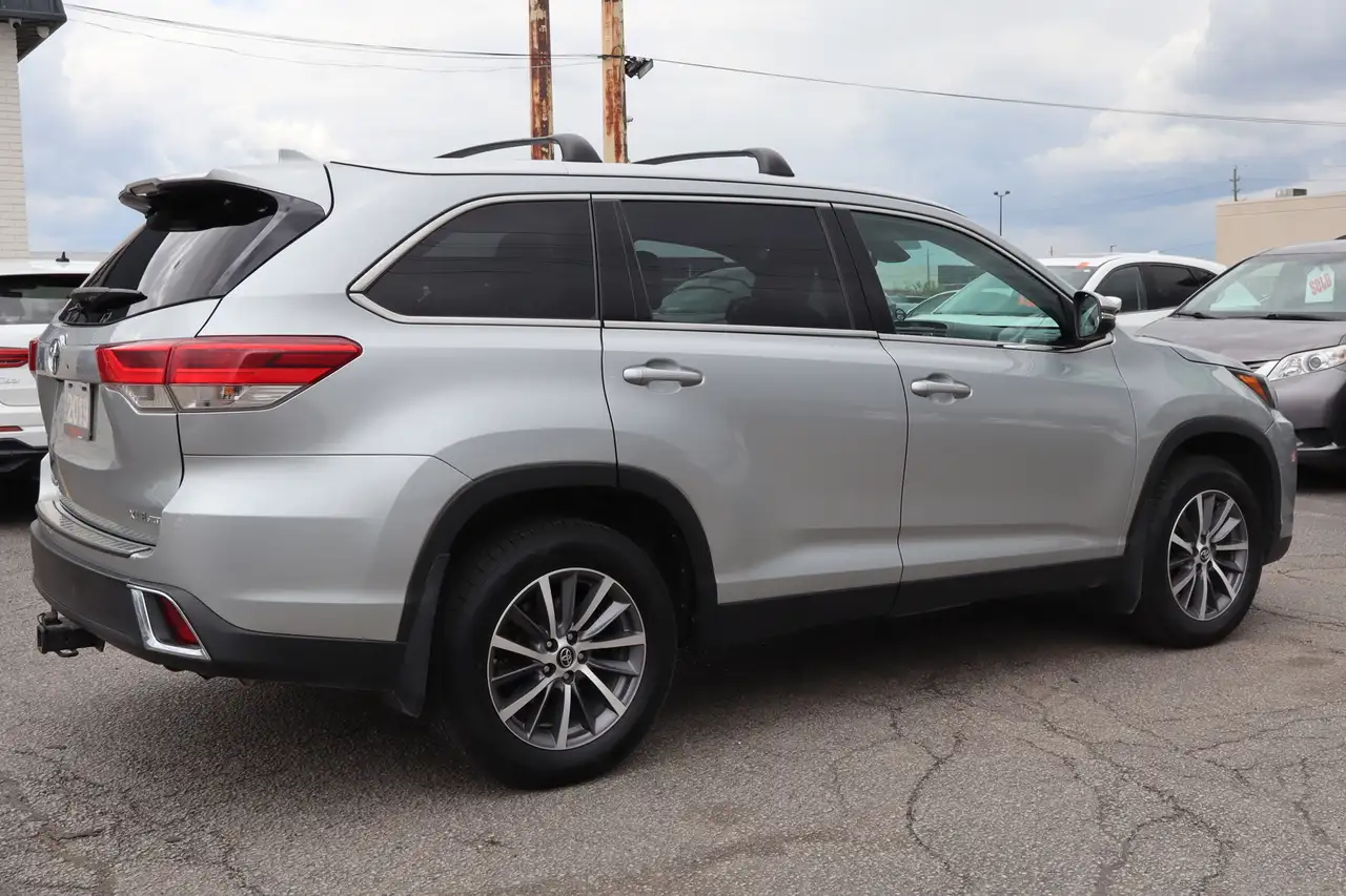 Toyota Highlander снимка Toyota Highlander