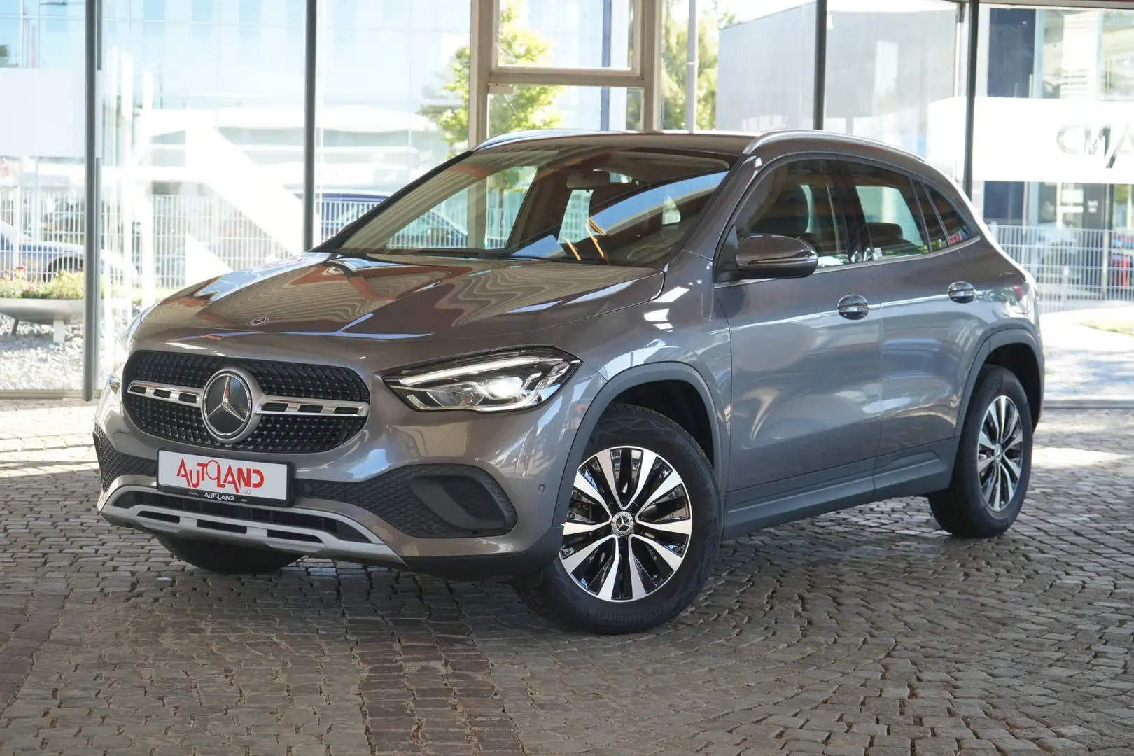 Mercedes-Benz GLA 180 d Style LED Navi Spurhalte Sitzheizung Gris - 2