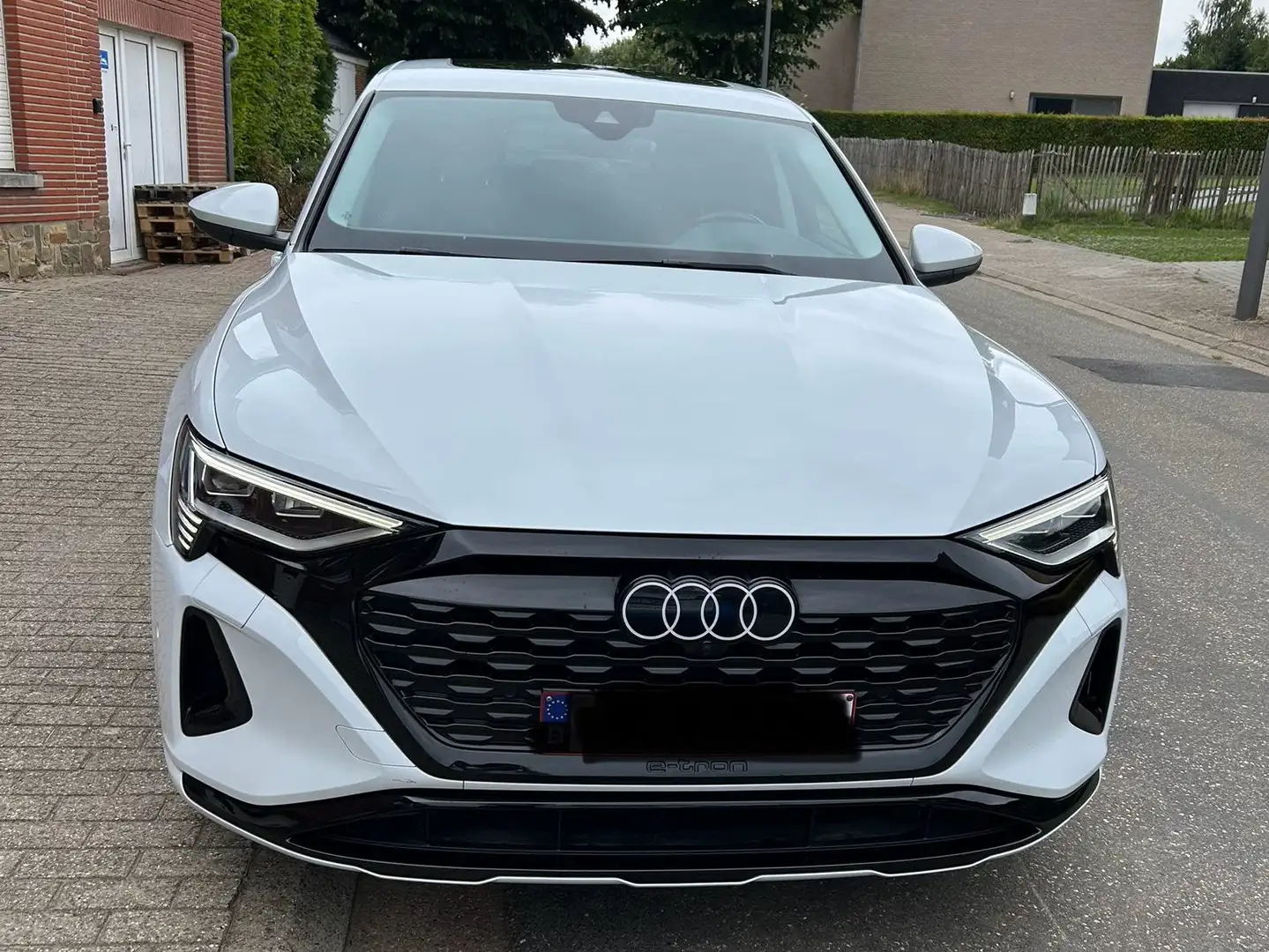 Audi Q8 e-tron Q8 e-tron 55 quattro advanced Bílá - 1