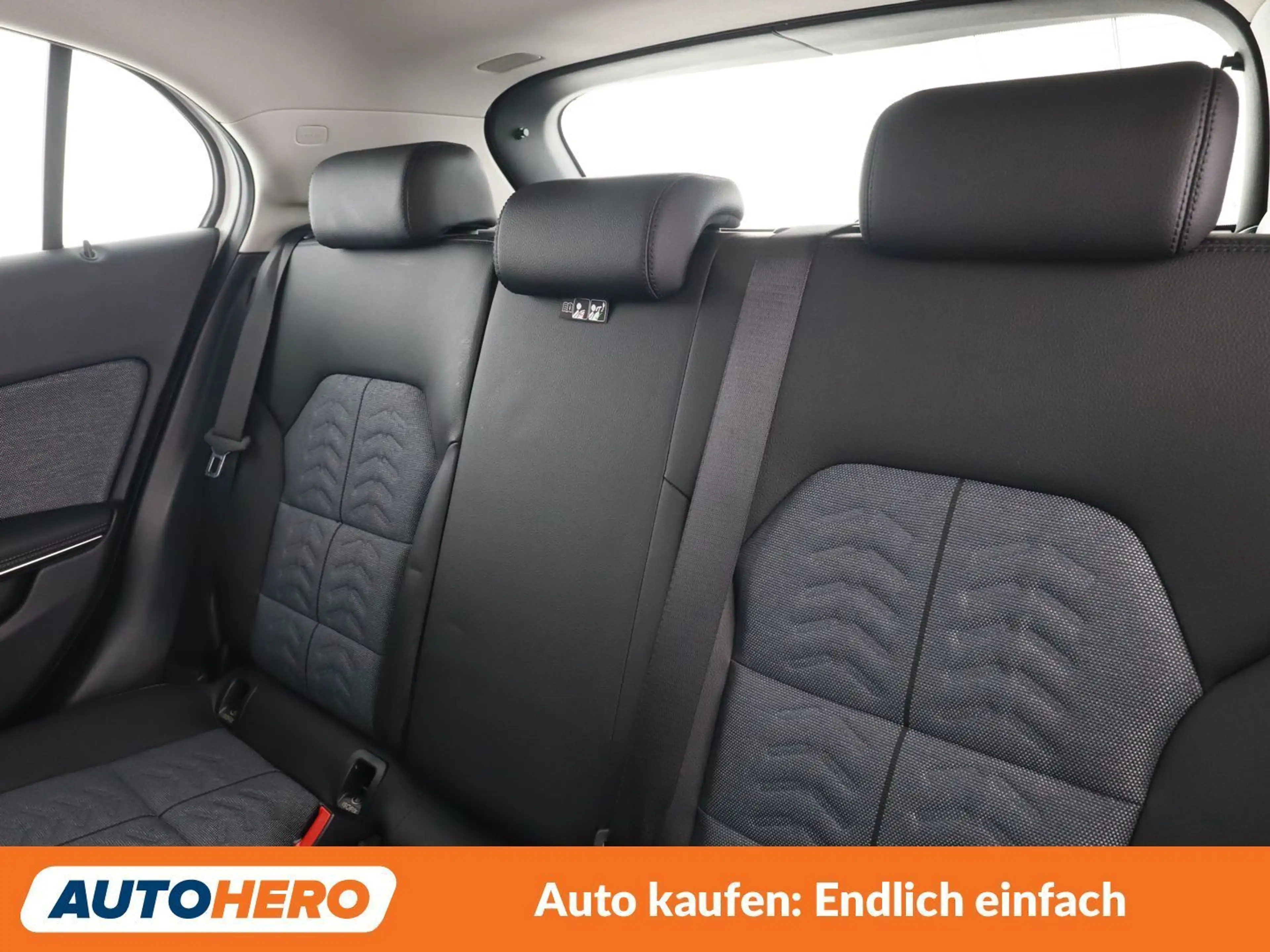 Mercedes-Benz GLA 180 GLA 180 Style — photo 14