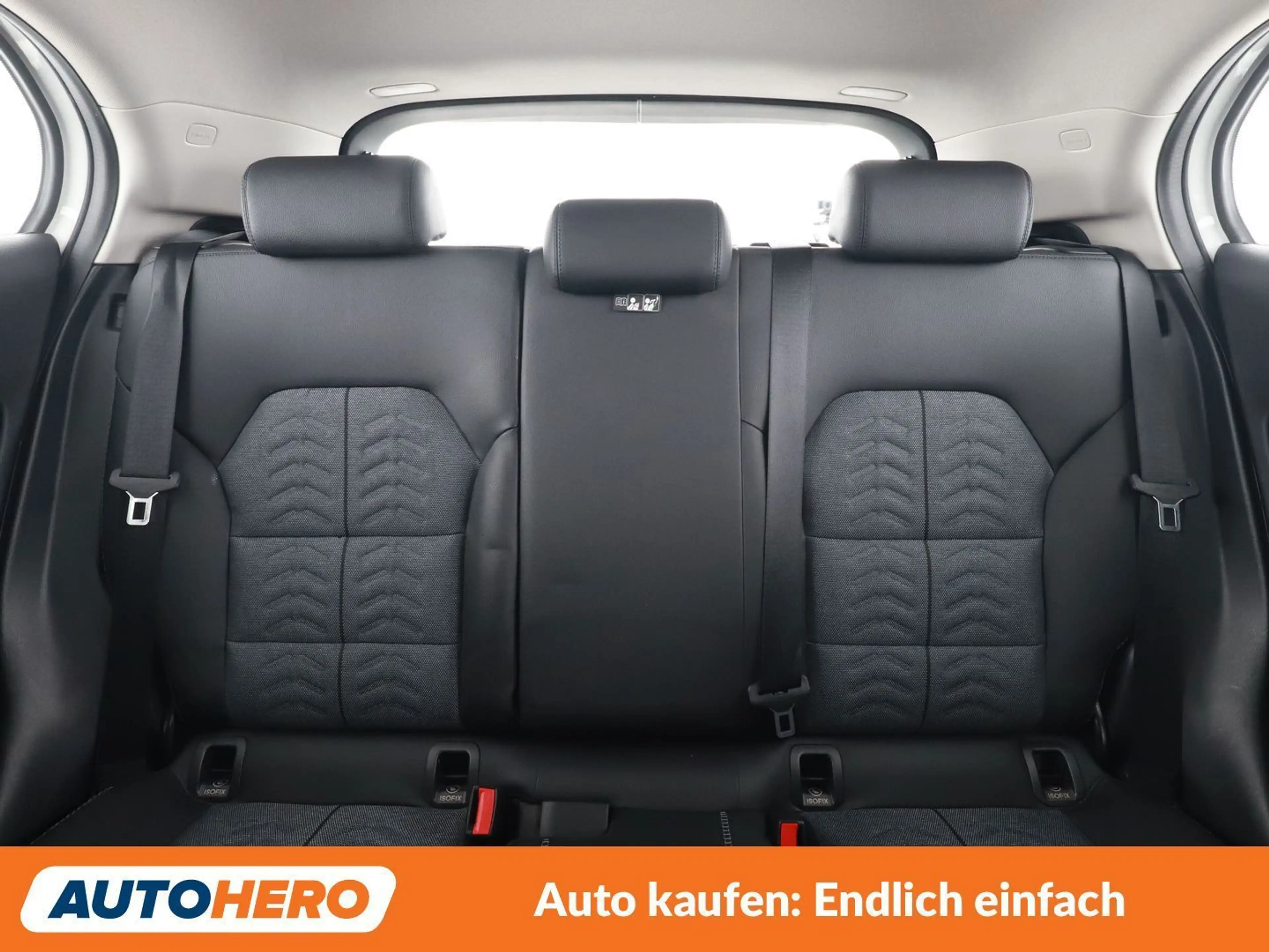 Mercedes-Benz GLA 180 GLA 180 Style — photo 15