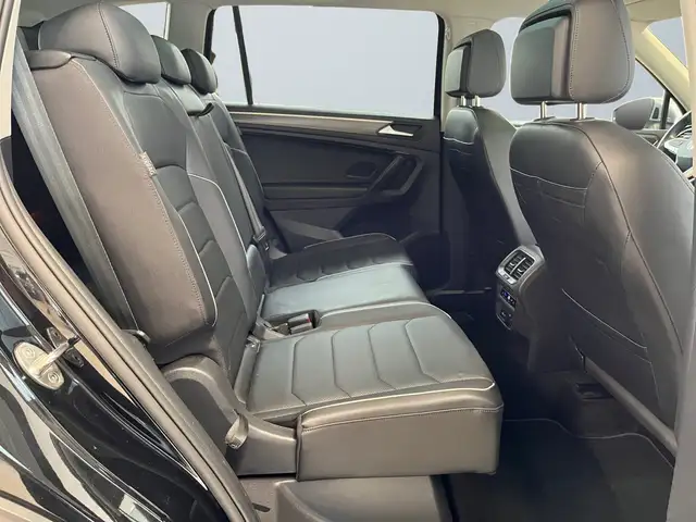 Volkswagen Tiguan Allspace view 11