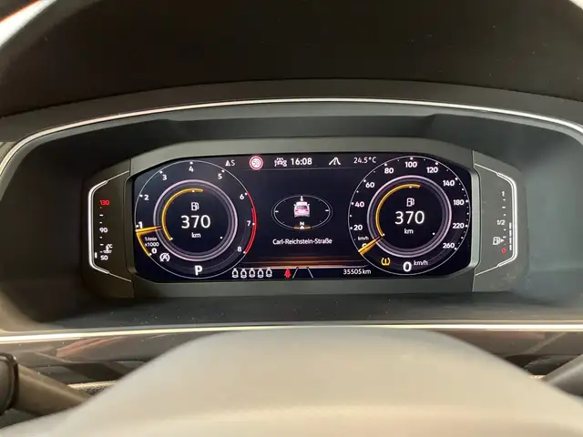 Volkswagen Tiguan Allspace view 12