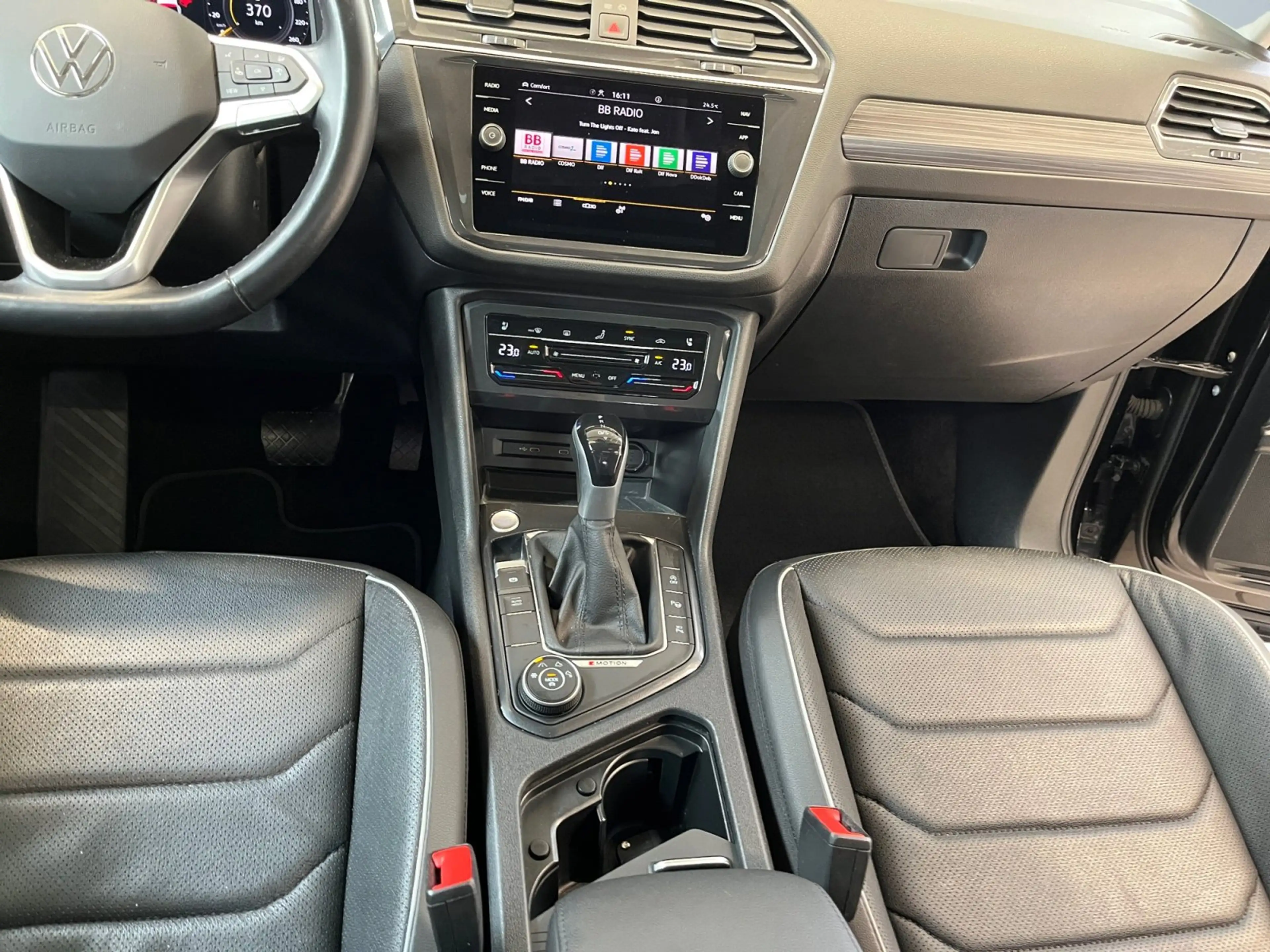 Volkswagen Tiguan Allspace Elegance 2.0 TSI DSG 4x4 7Sitzer — photo 9