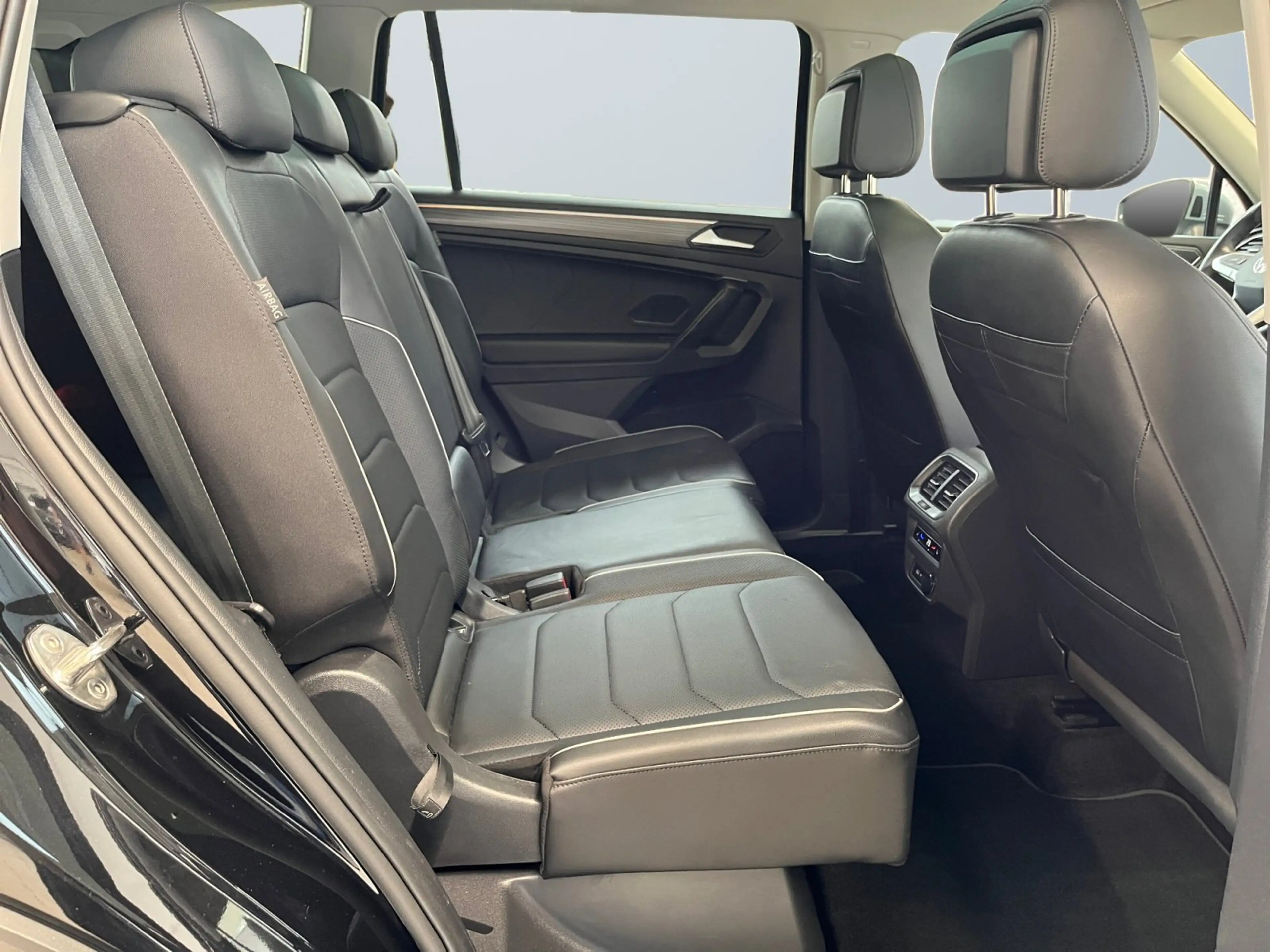 Volkswagen Tiguan Allspace Elegance 2.0 TSI DSG 4x4 7Sitzer — photo 11