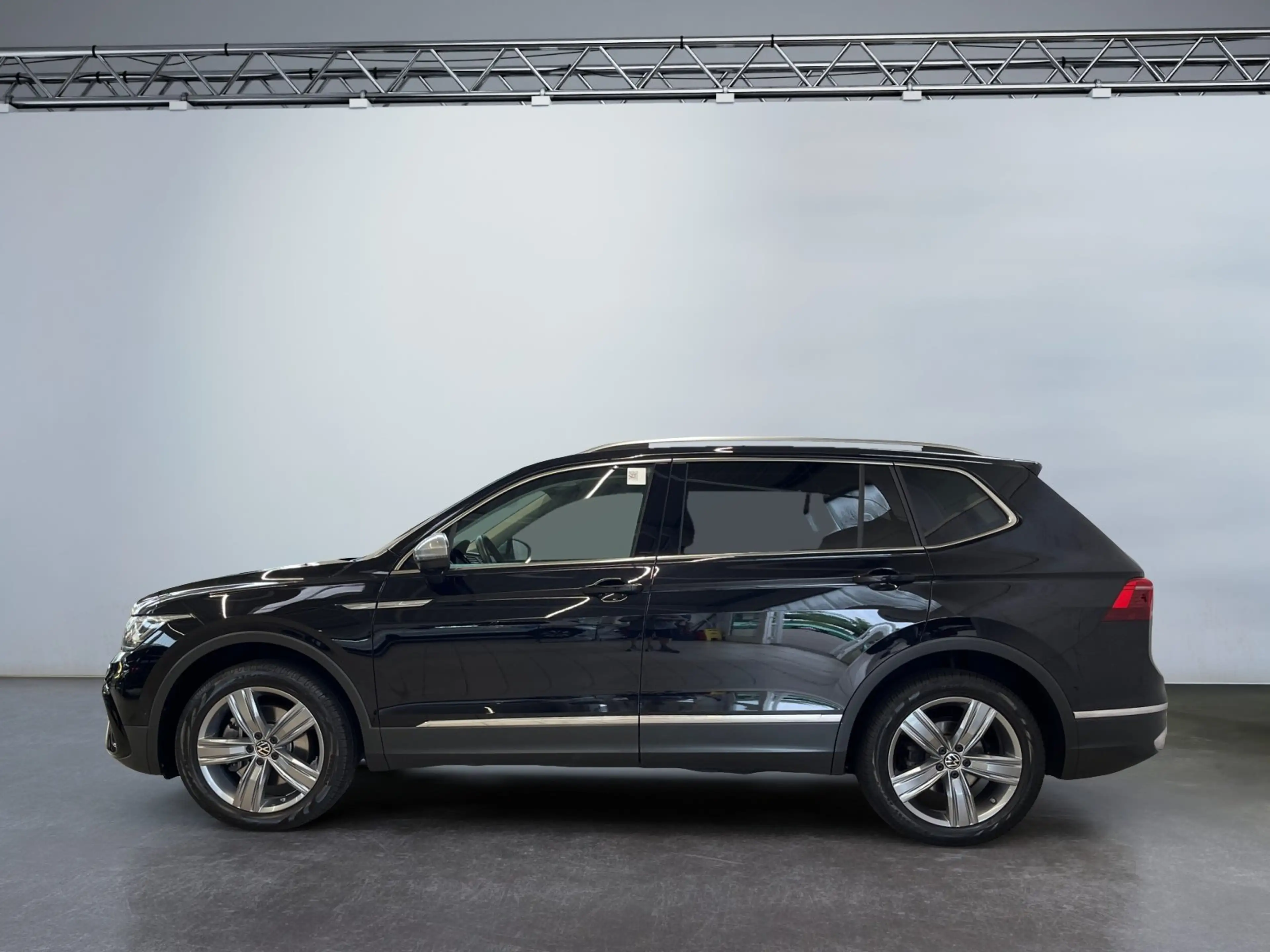 Volkswagen Tiguan Allspace Elegance 2.0 TSI DSG 4x4 7Sitzer — photo 3