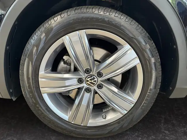 Volkswagen Tiguan Allspace view 15