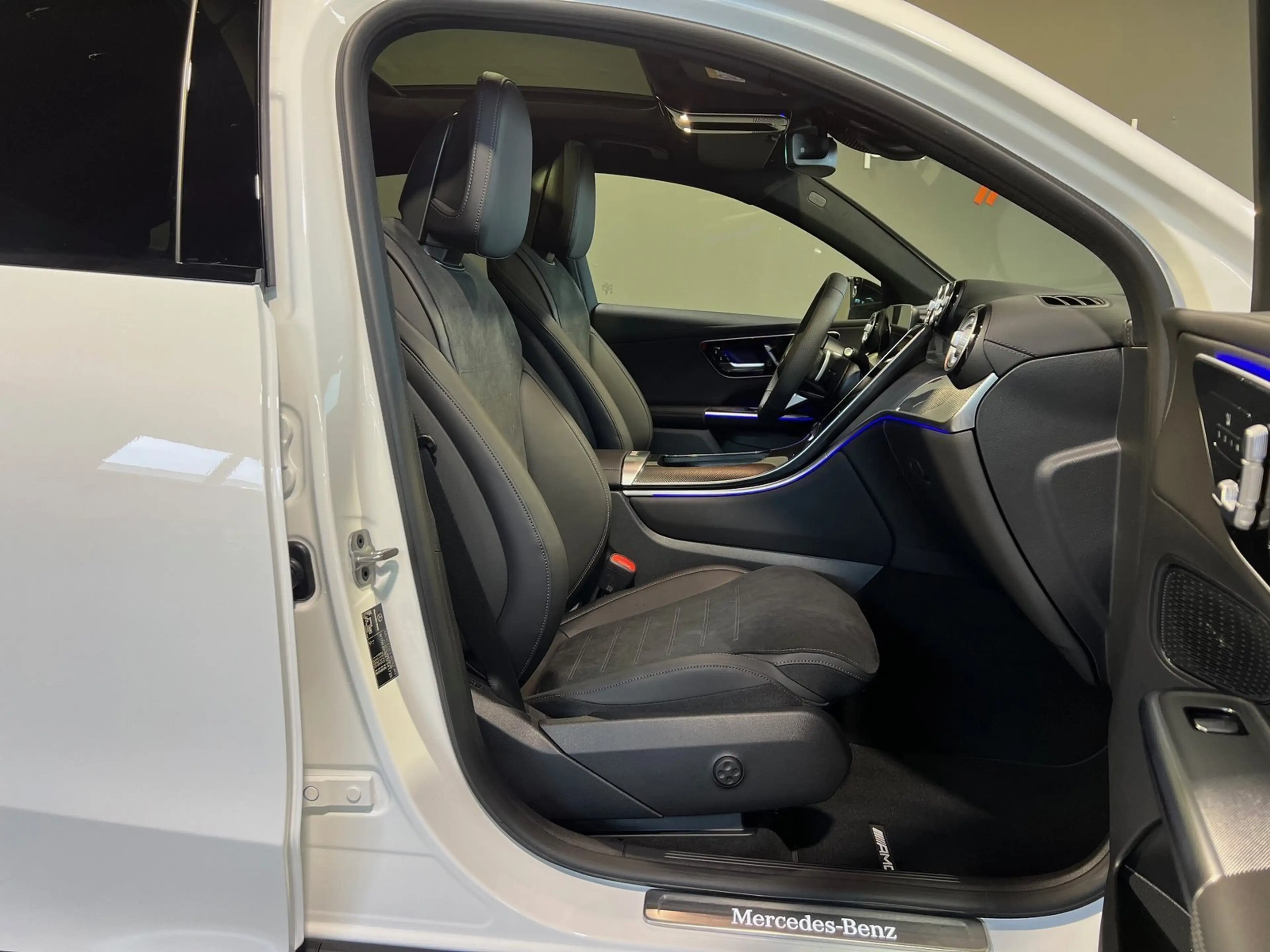 Mercedes-Benz GLC 220 d 4M Cp Edit AMG Night Pano/AHK/Sound/20 — photo 8