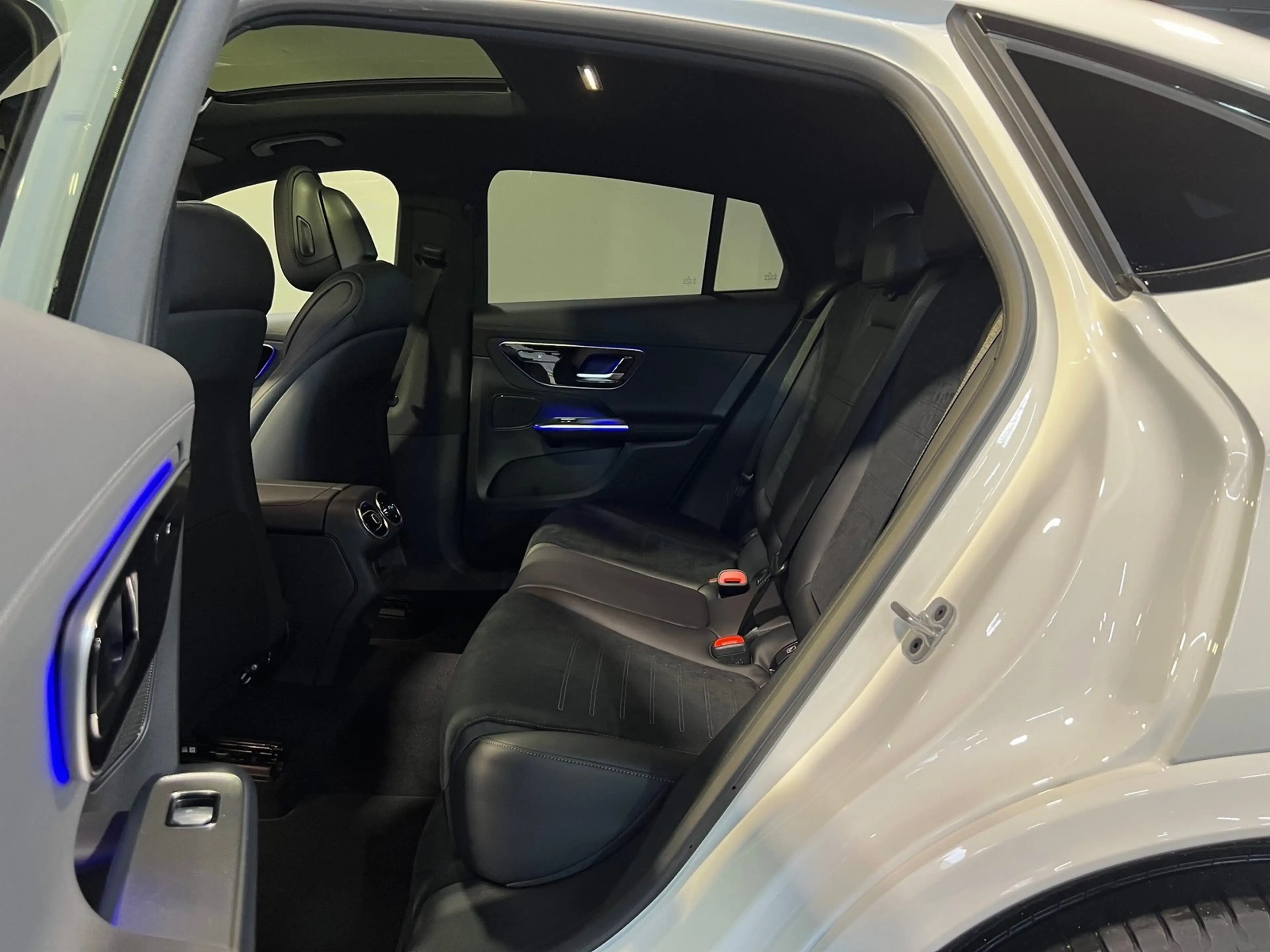 Mercedes-Benz GLC 220 d 4M Cp Edit AMG Night Pano/AHK/Sound/20 — photo 11
