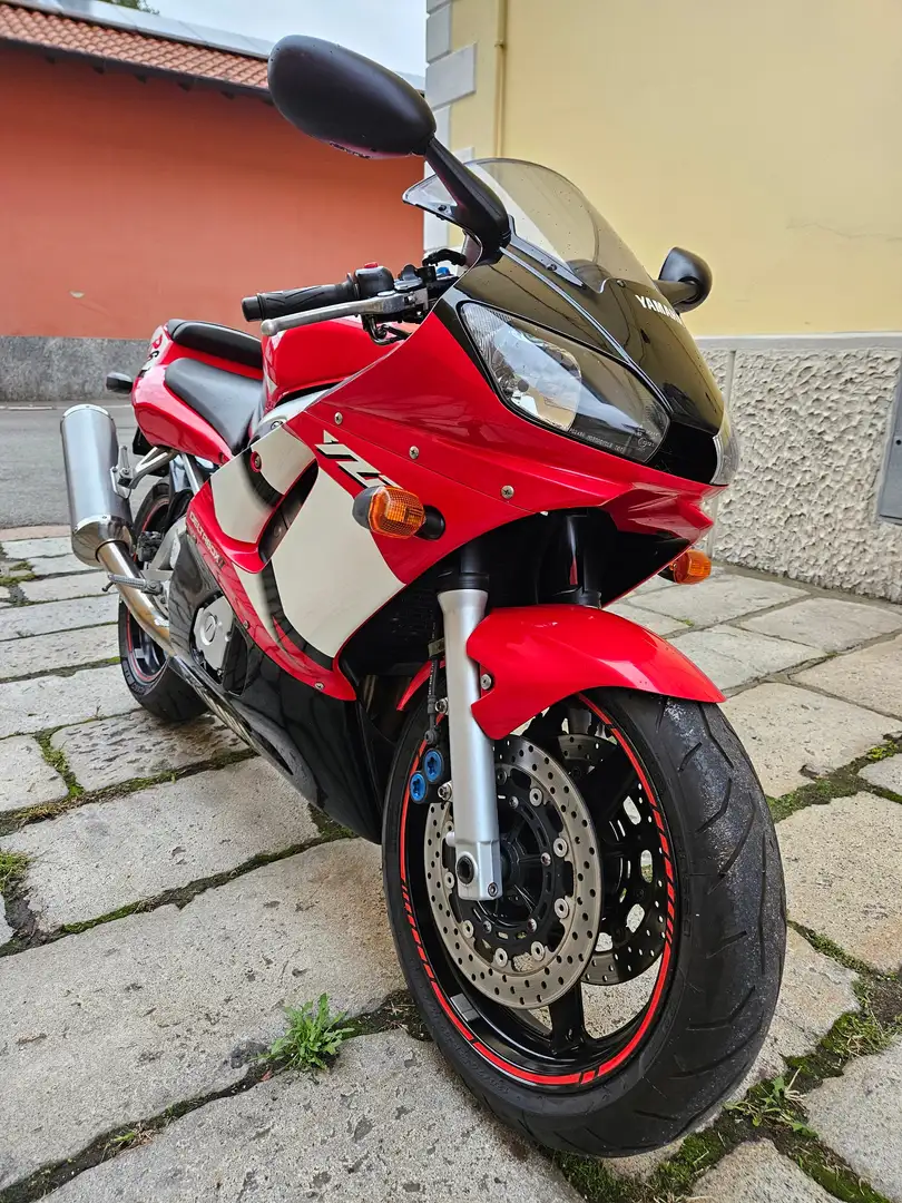Yamaha YZF-R6 Roşu - 2