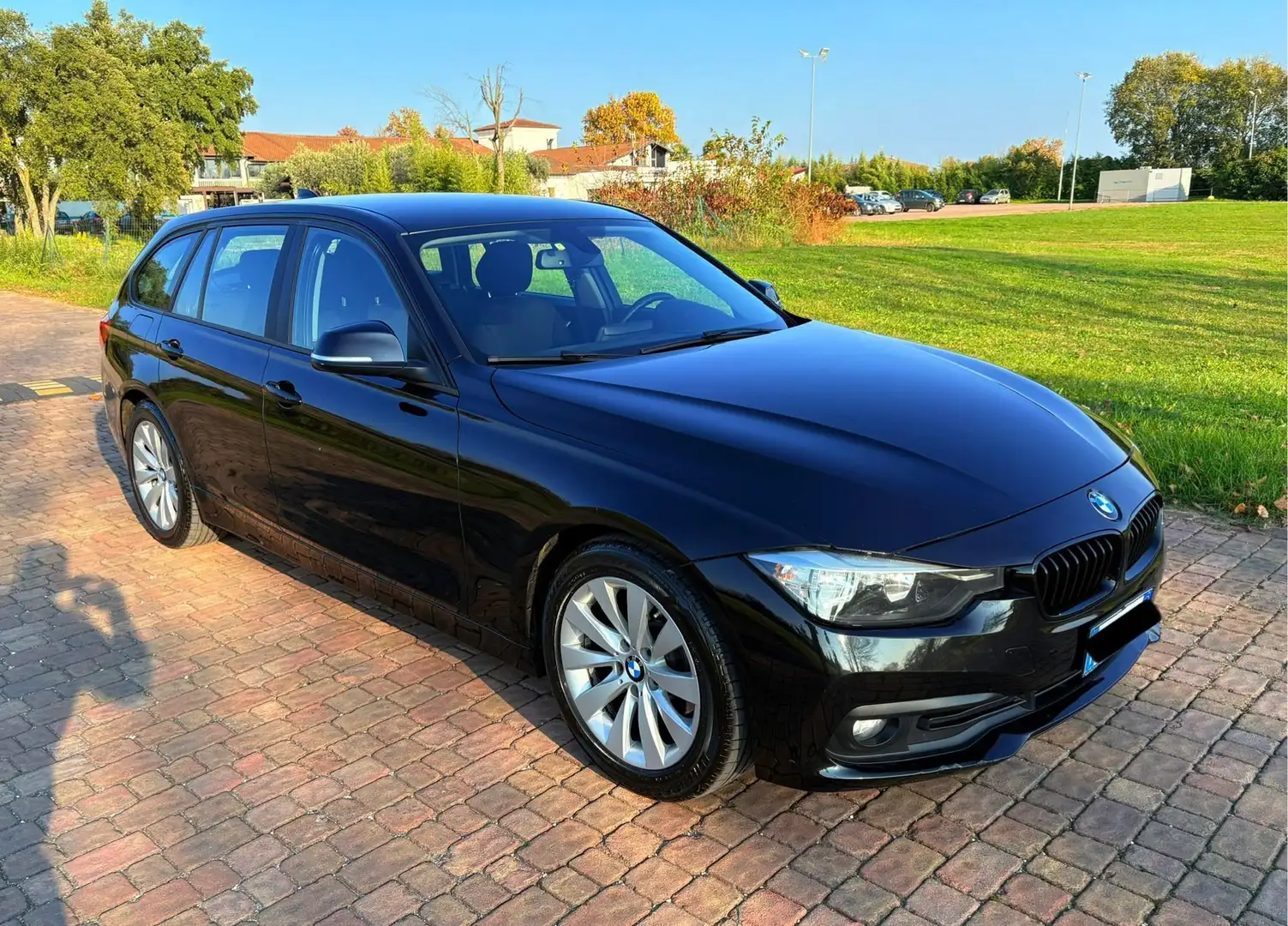 BMW 318 Serie 3 F31 2015 Touring 318d dvantage auto Nero - 2