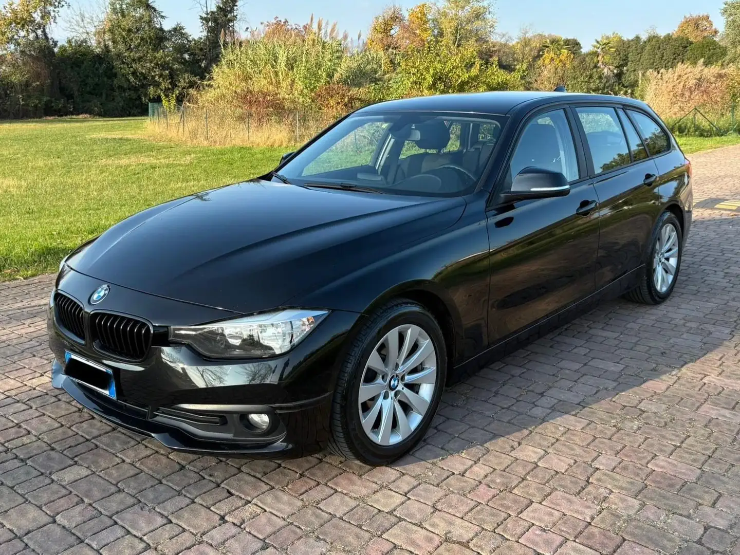 BMW 318 Serie 3 F31 2015 Touring 318d dvantage auto Nero - 1