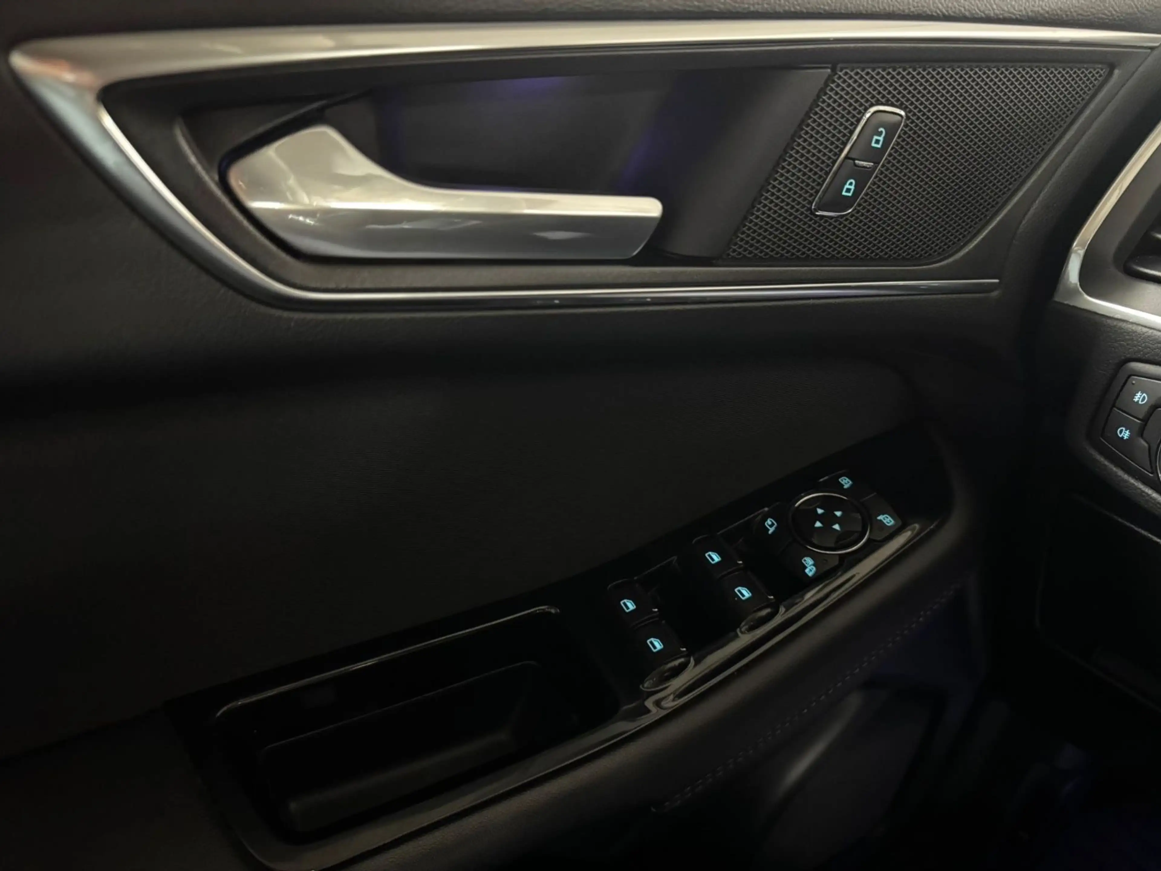 Ford S-Max S-MAX Titanium*AUTOM*LED*KAMERA*STANDHZG*NAVI* — photo 15