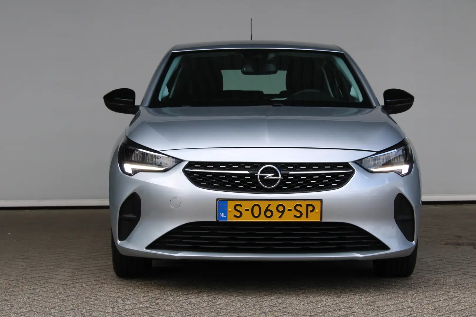Opel Corsa 1.2 Level 3 Gris - 2