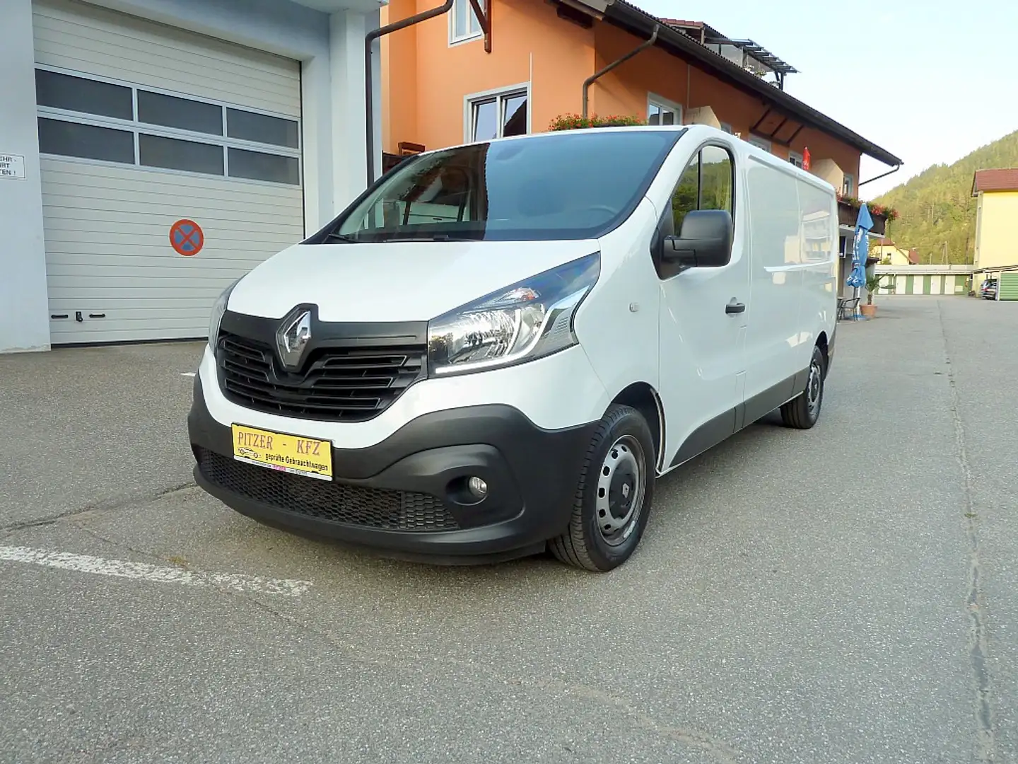 Renault Trafic Trafic ENERGY dCi 125 L2H1 Trafic  Komfort Kast... Wit - 1