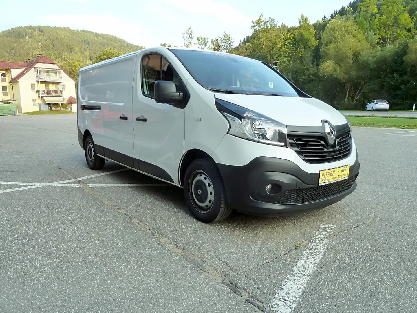 Renault Trafic Trafic ENERGY dCi 125 L2H1 Trafic  Komfort Kast... Wit - 2