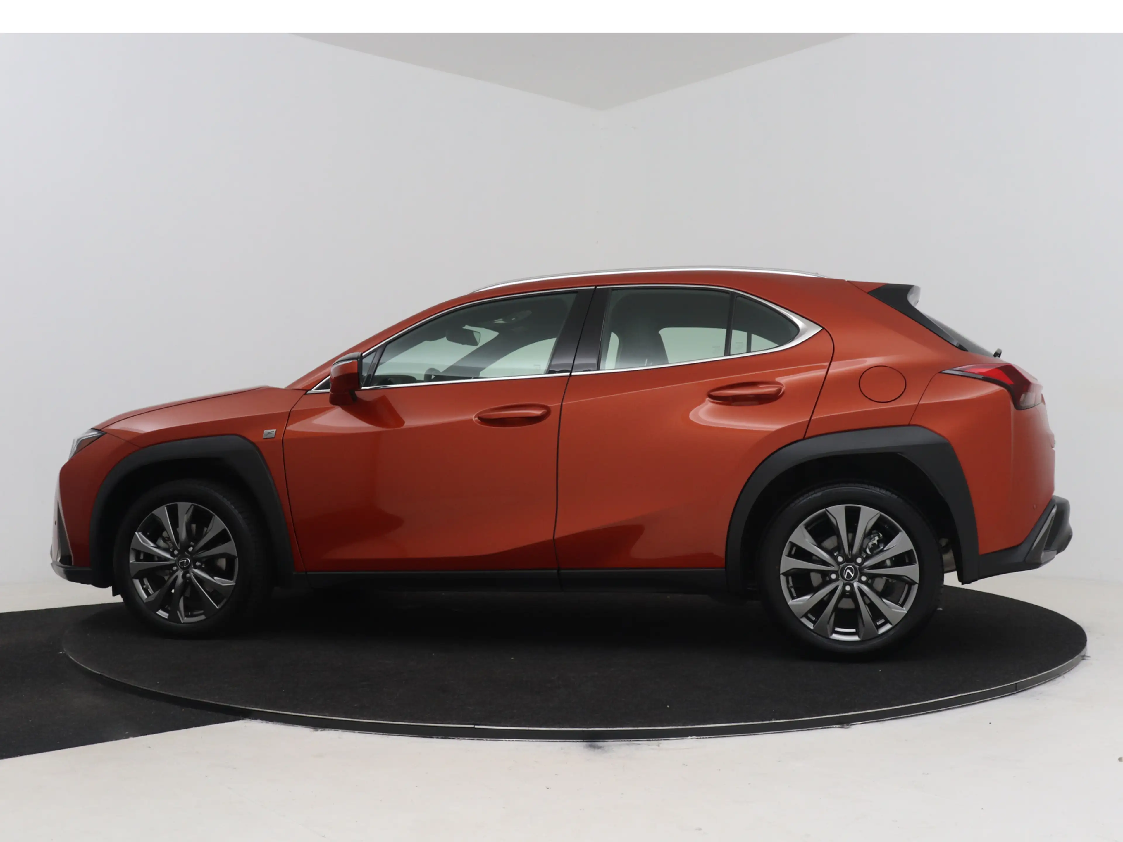 Lexus UX 250h F Sport Line — photo 3