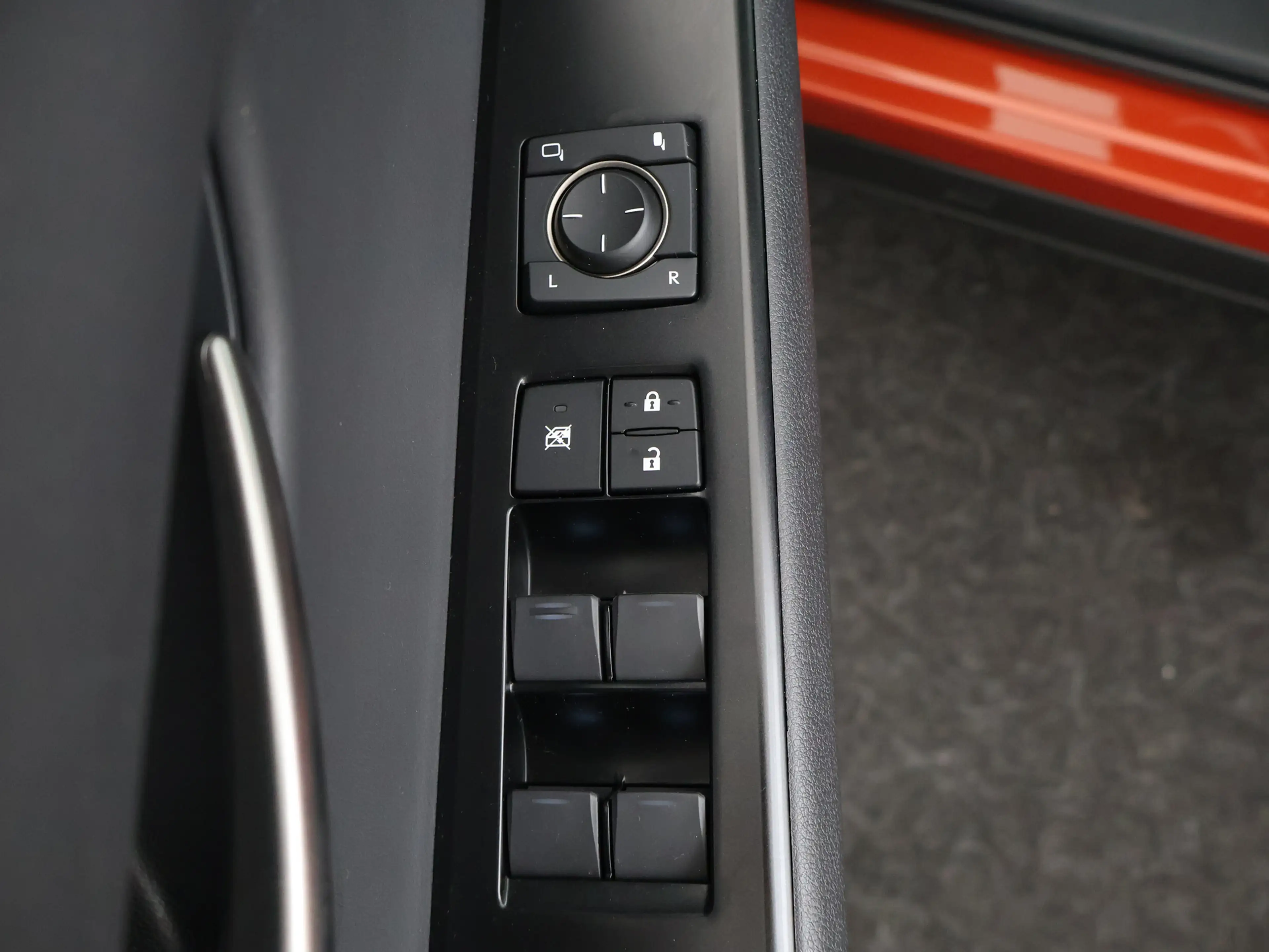 Lexus UX 250h F Sport Line — photo 5