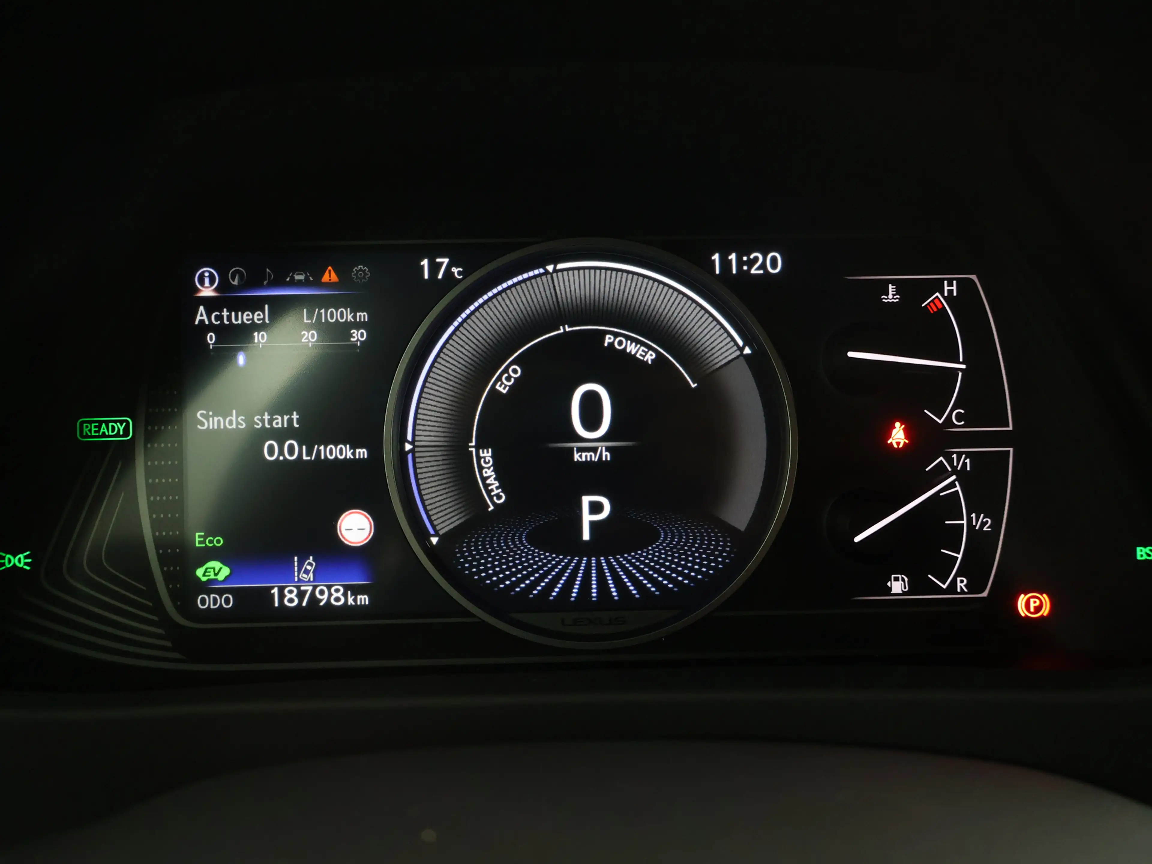 Lexus UX 250h F Sport Line — photo 12