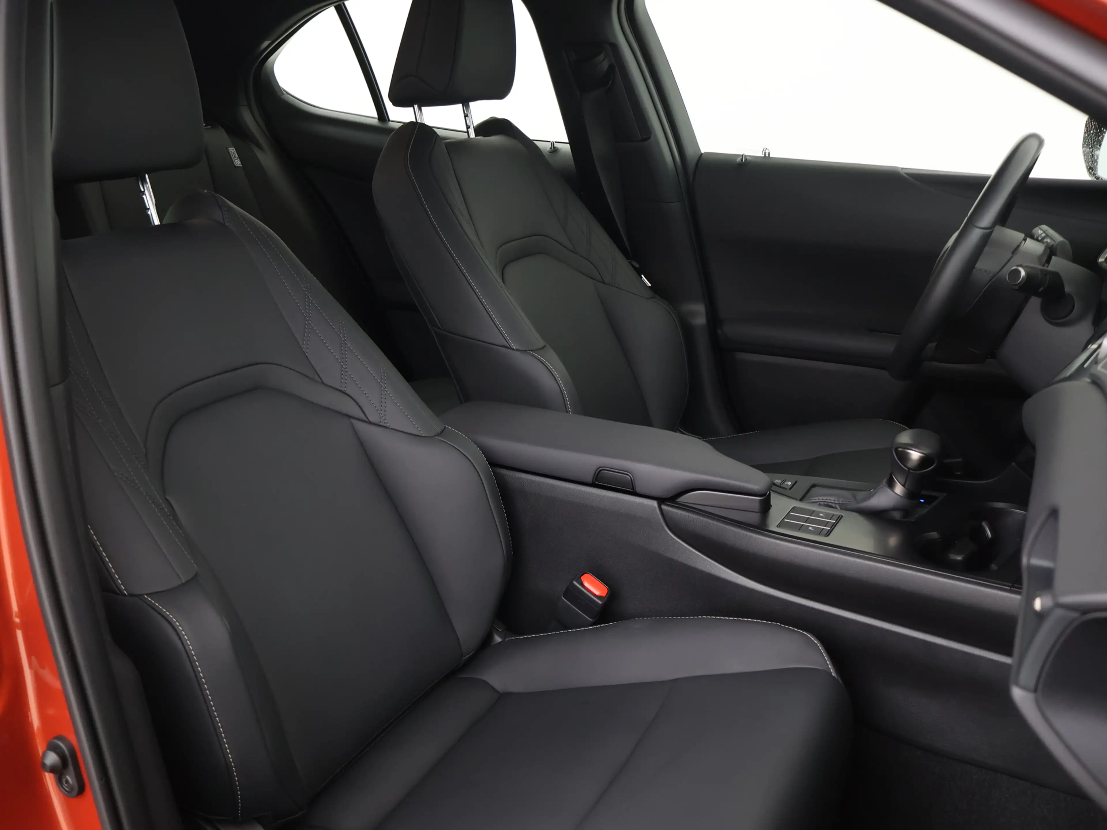 Lexus UX 250h F Sport Line — photo 7
