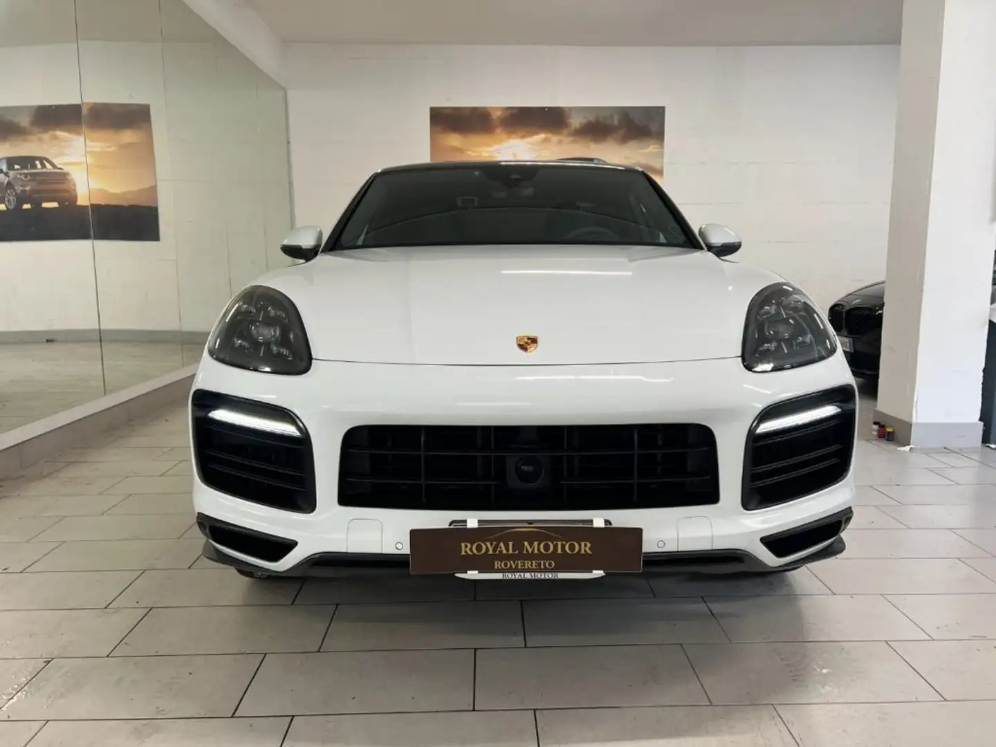 Porsche Cayenne Coupé3.0 V6 E-Hybrid 462cv +22"/Pack Sport/Carbon Bianco - 2