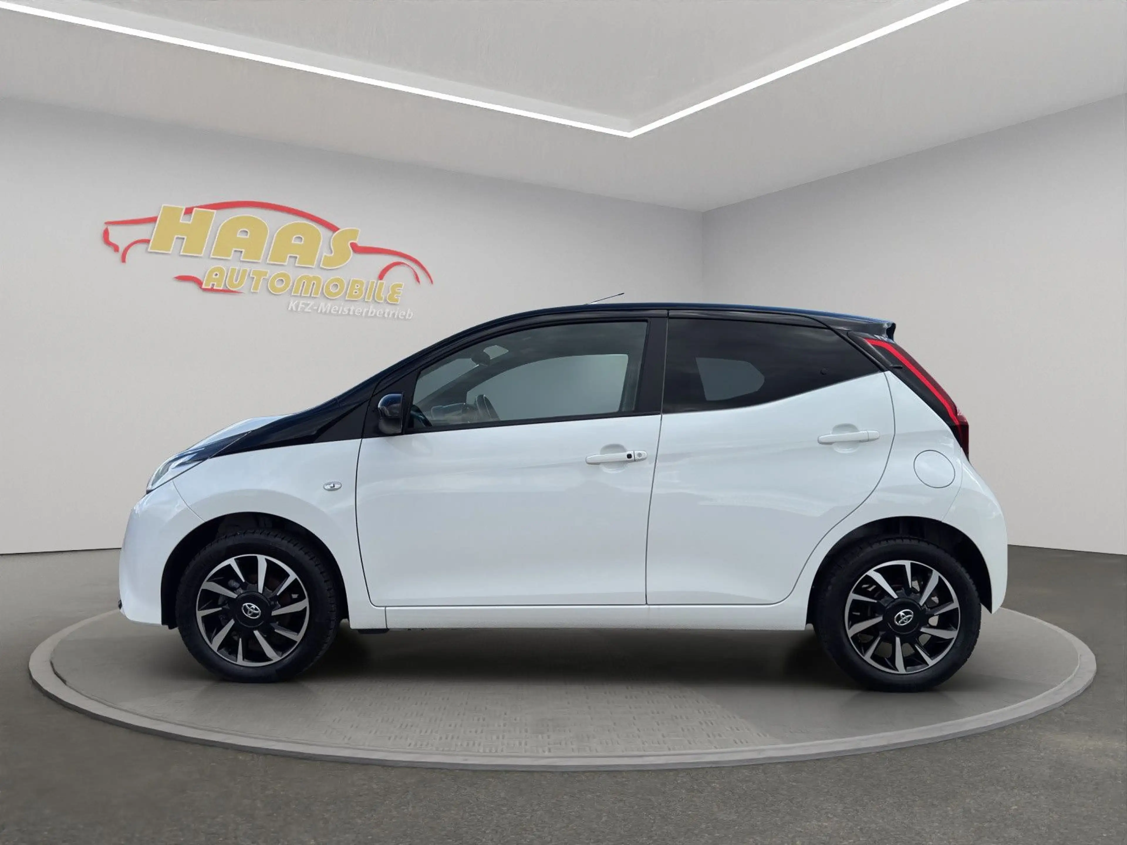 Toyota Aygo AYGO x-final *Kamera*Full-Link*Klimatronic* — photo 8
