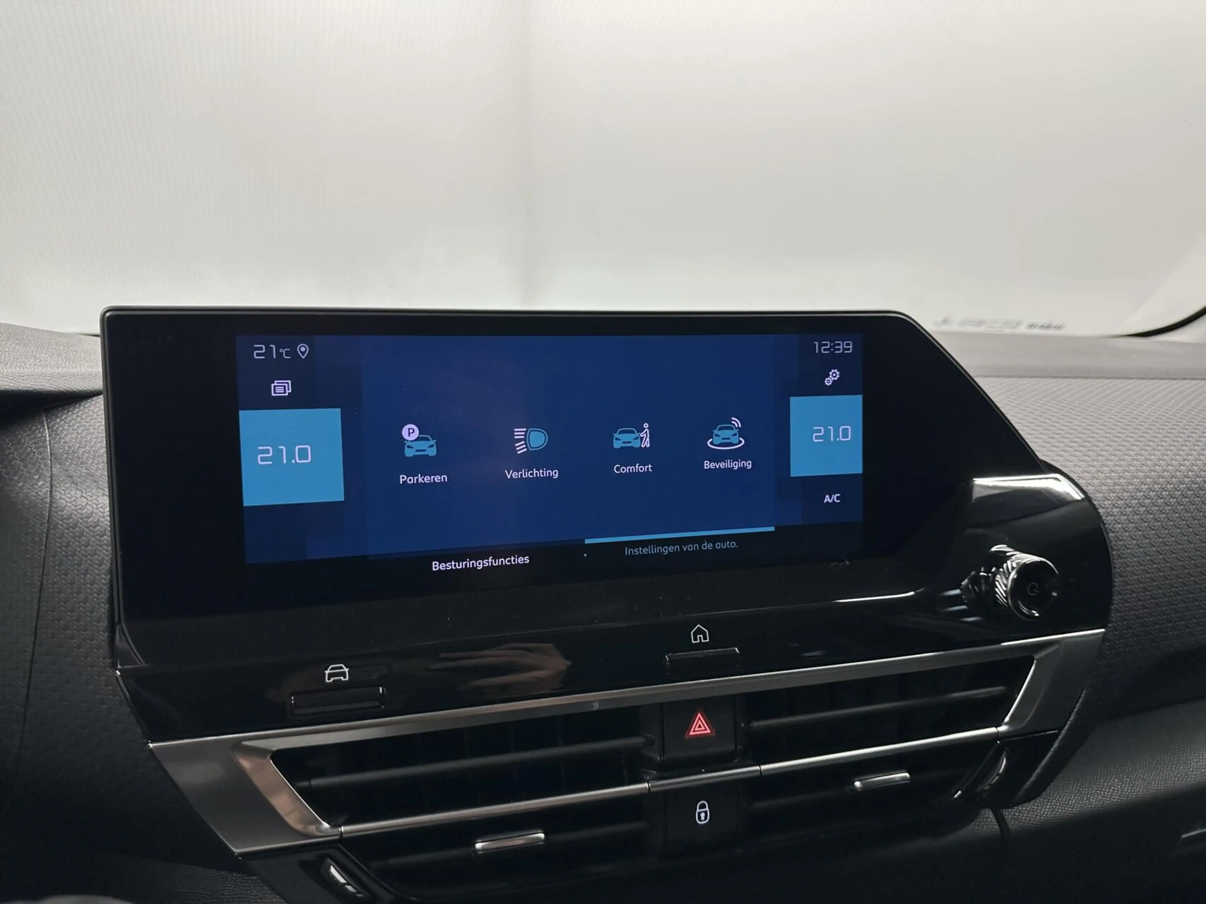 Citroen E-C4 Electric Feel Pack 50 kWh CARPLAY CAMERA NAVI CRUISE ECC LM — photo 37