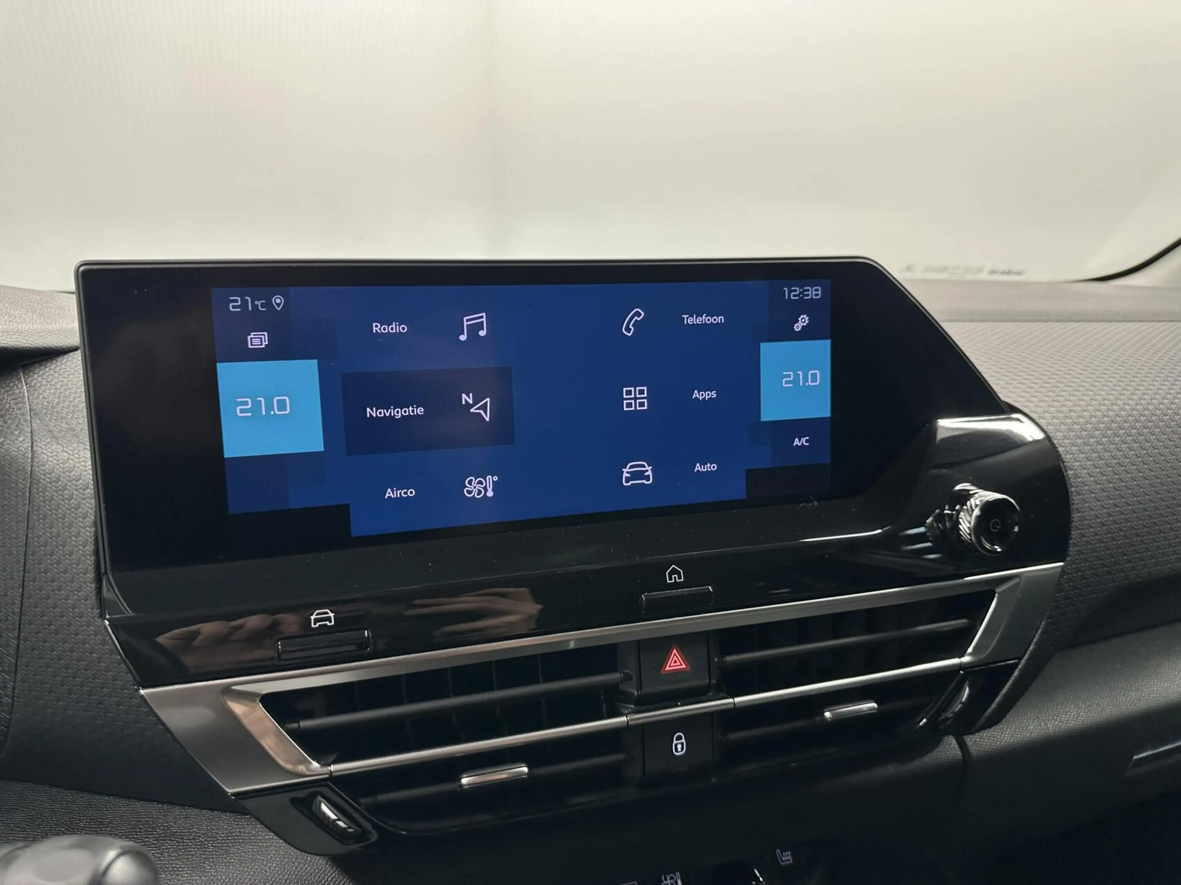 Citroen E-C4 Electric Feel Pack 50 kWh CARPLAY CAMERA NAVI CRUISE ECC LM — photo 27