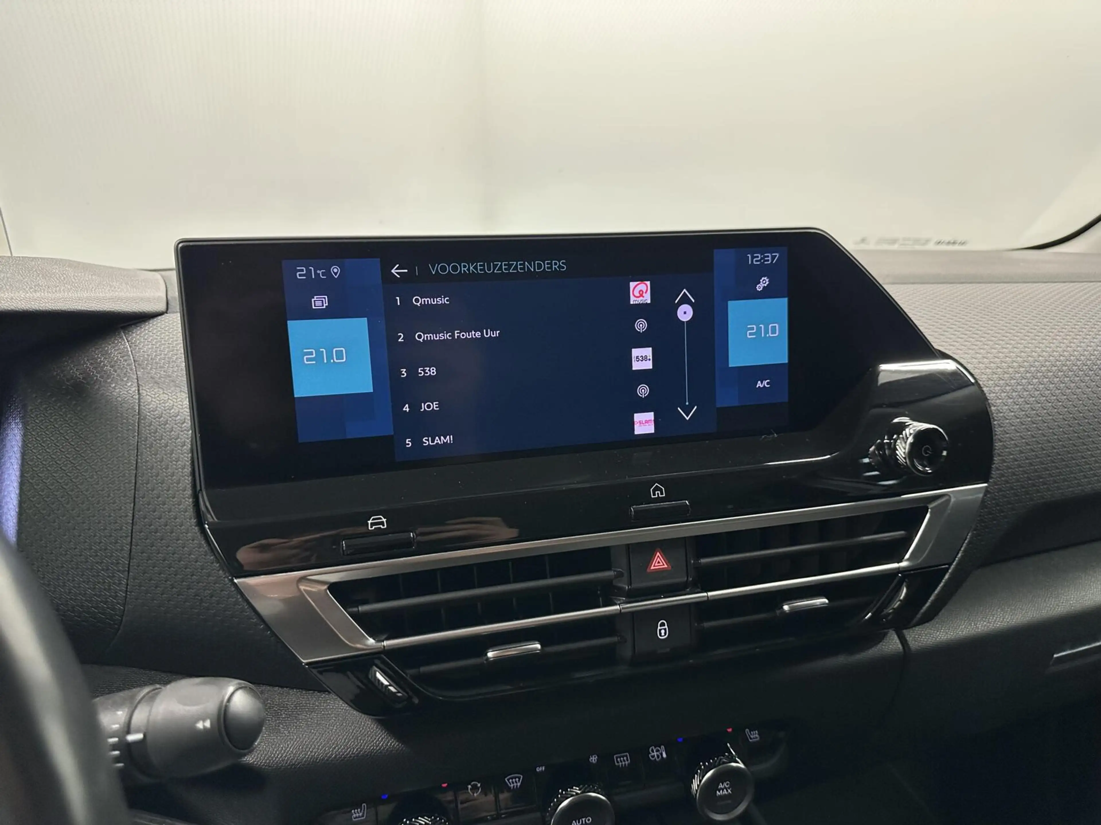Citroen E-C4 Electric Feel Pack 50 kWh CARPLAY CAMERA NAVI CRUISE ECC LM — photo 26