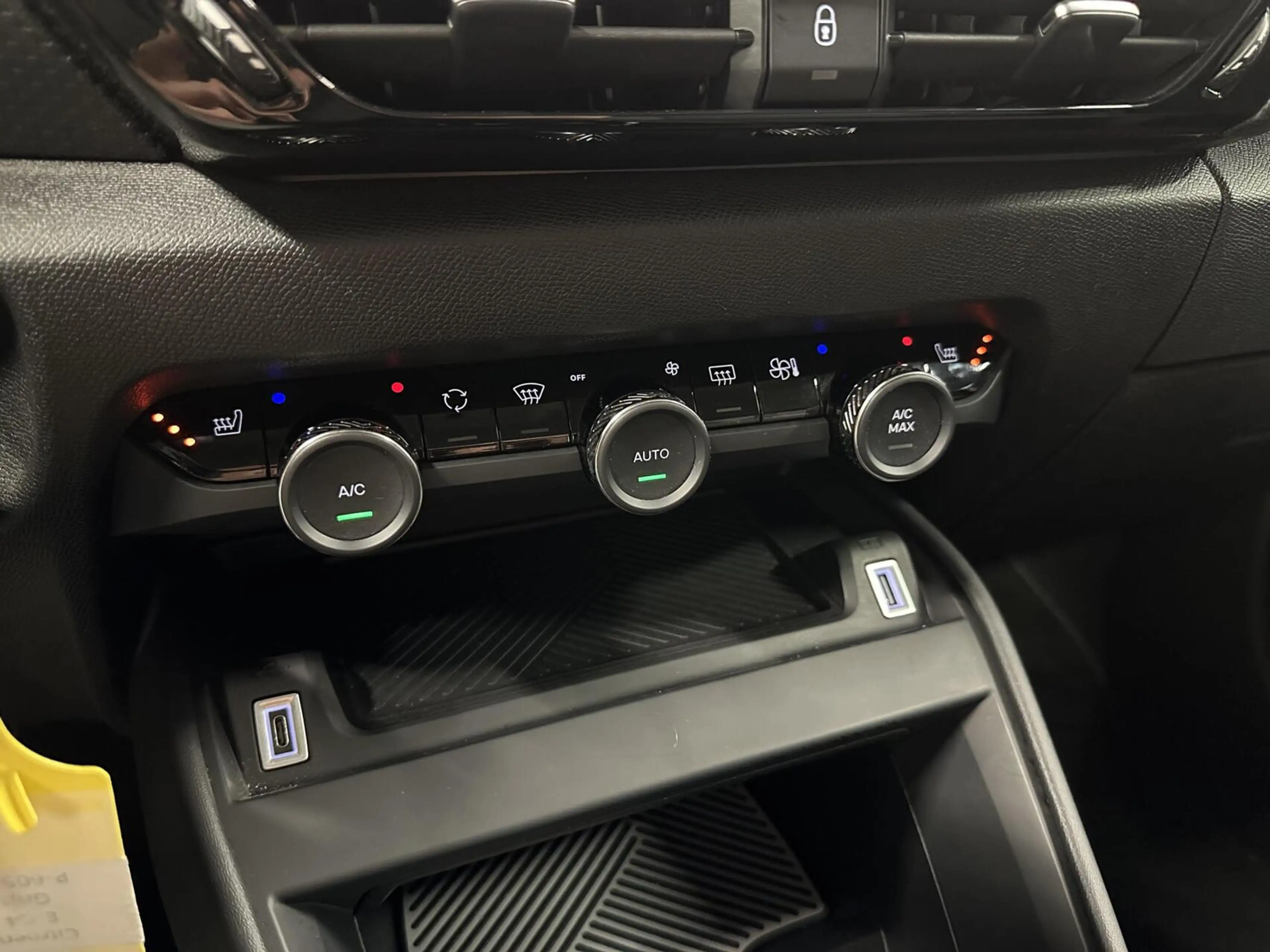 Citroen E-C4 Electric Feel Pack 50 kWh CARPLAY CAMERA NAVI CRUISE ECC LM — photo 44