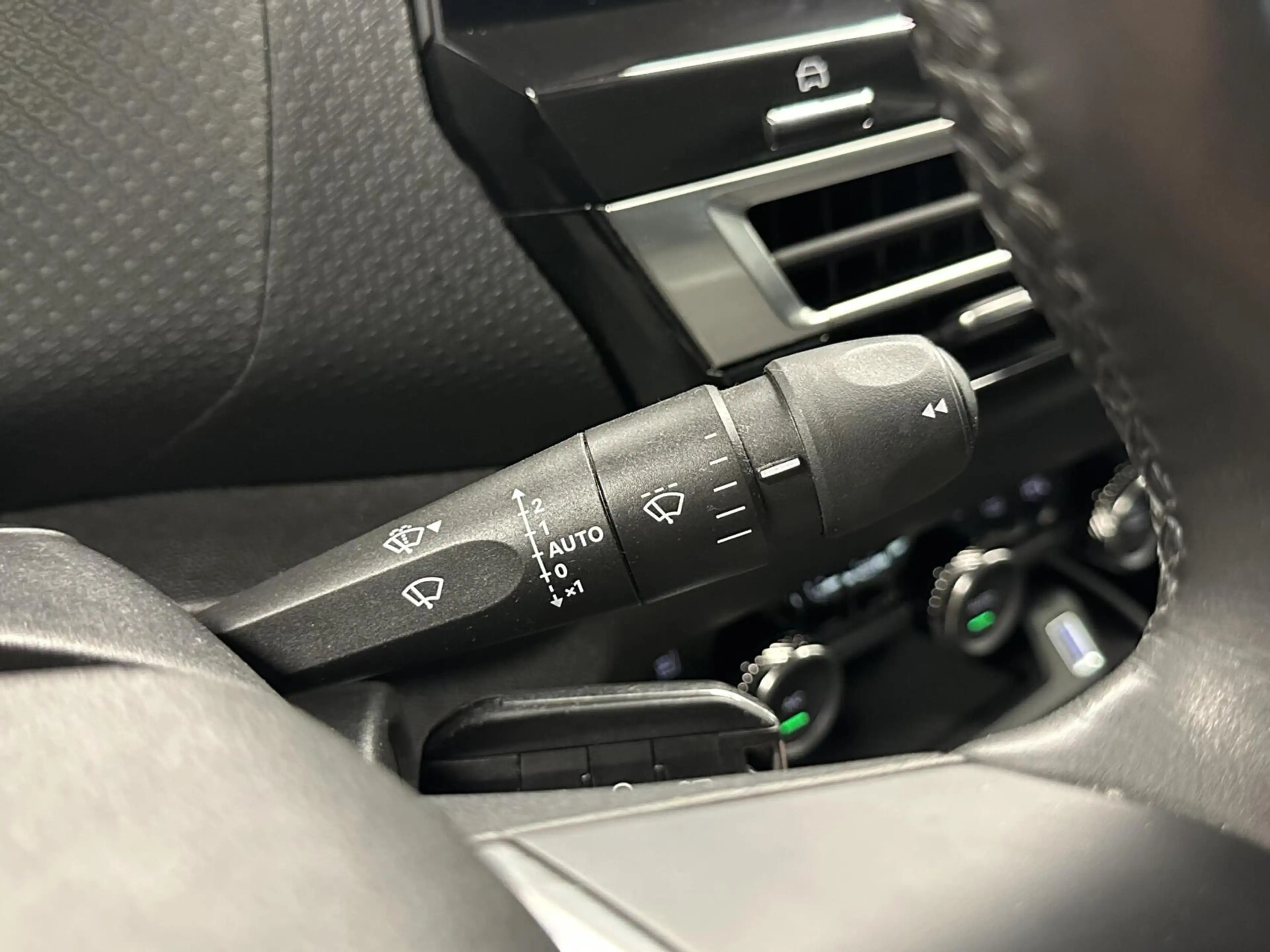 Citroen E-C4 Electric Feel Pack 50 kWh CARPLAY CAMERA NAVI CRUISE ECC LM — photo 24