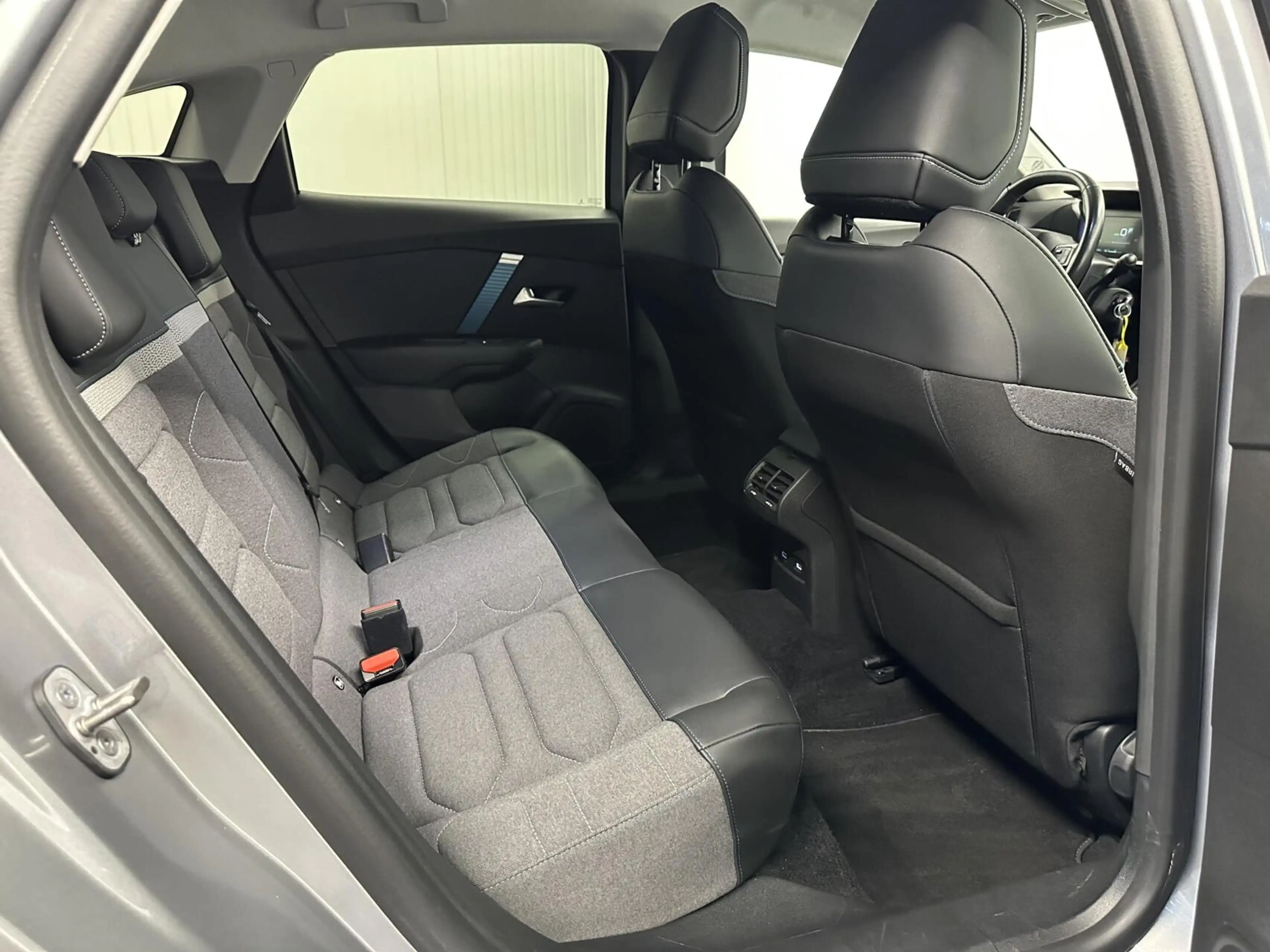 Citroen E-C4 Electric Feel Pack 50 kWh CARPLAY CAMERA NAVI CRUISE ECC LM — photo 15