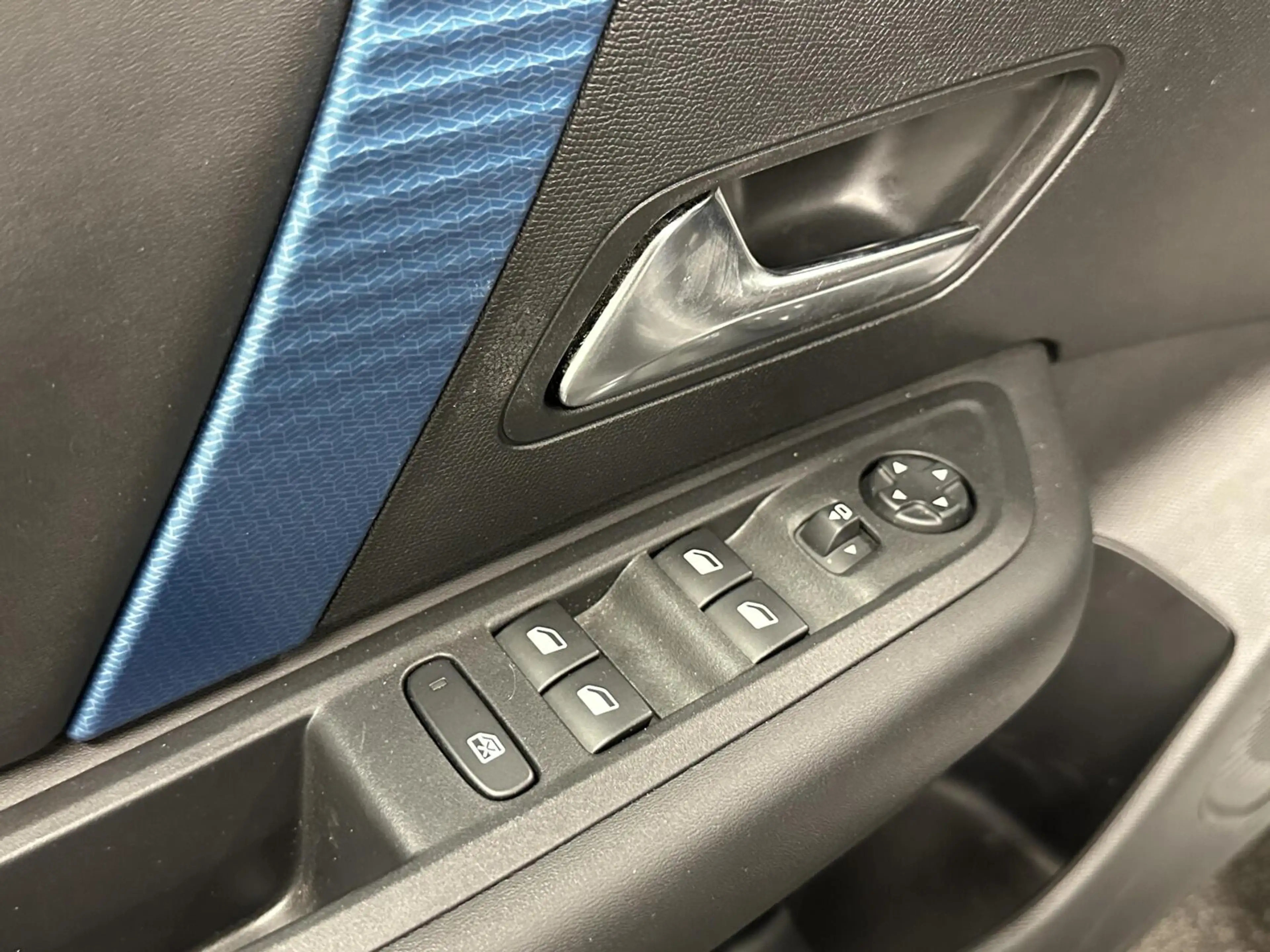 Citroen E-C4 Electric Feel Pack 50 kWh CARPLAY CAMERA NAVI CRUISE ECC LM — photo 17
