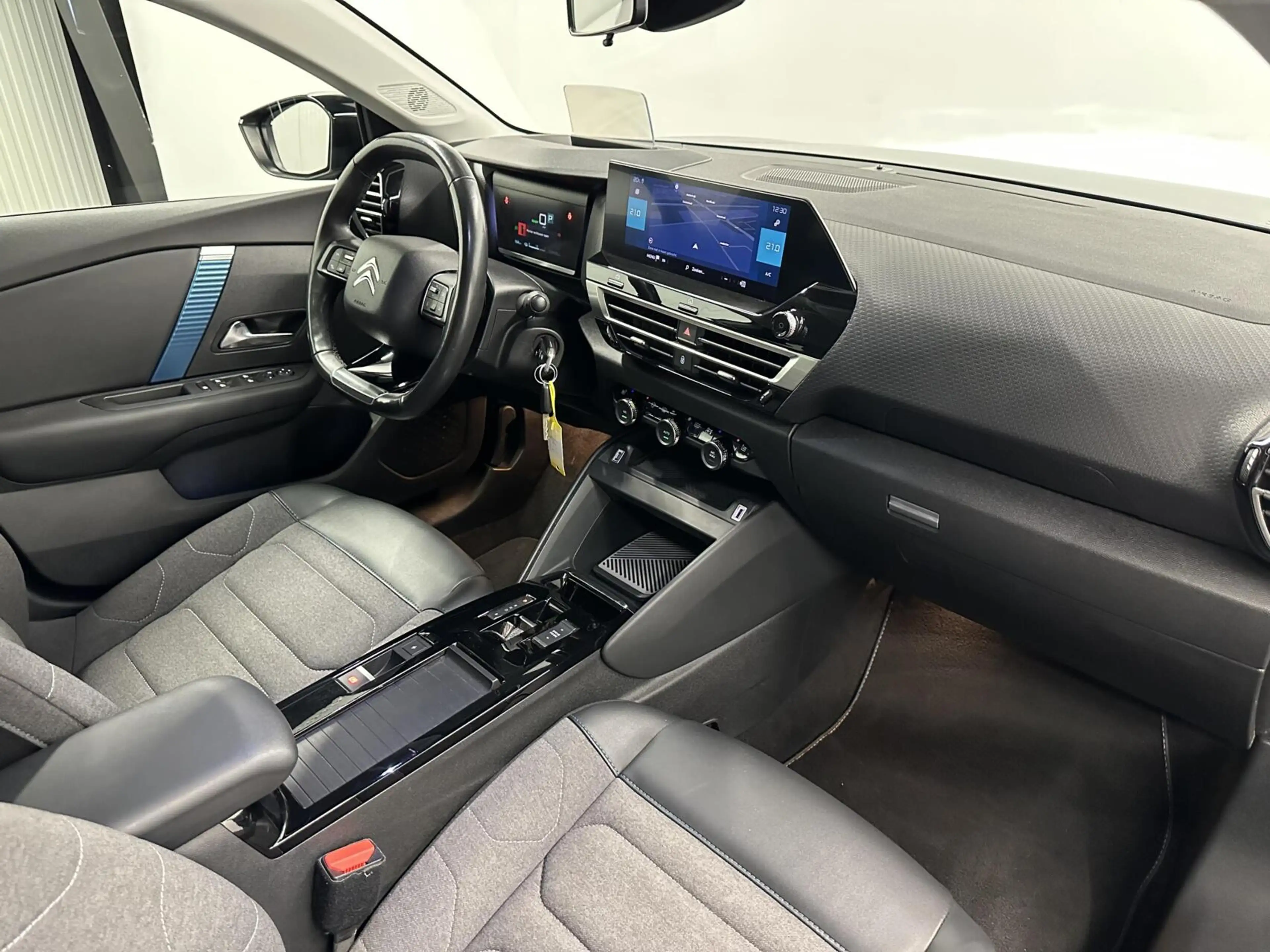 Citroen E-C4 Electric Feel Pack 50 kWh CARPLAY CAMERA NAVI CRUISE ECC LM — photo 13
