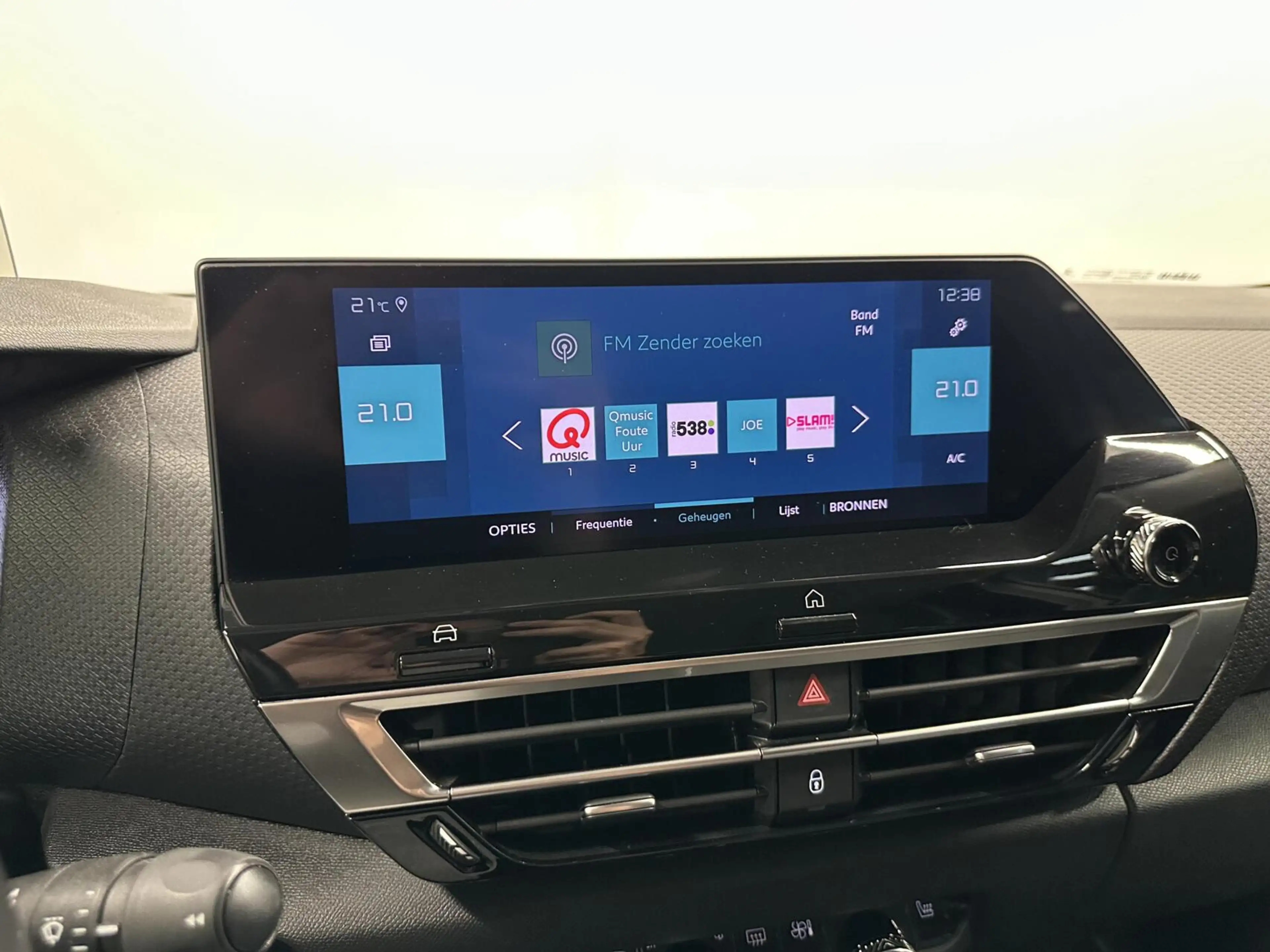 Citroen E-C4 Electric Feel Pack 50 kWh CARPLAY CAMERA NAVI CRUISE ECC LM — photo 30