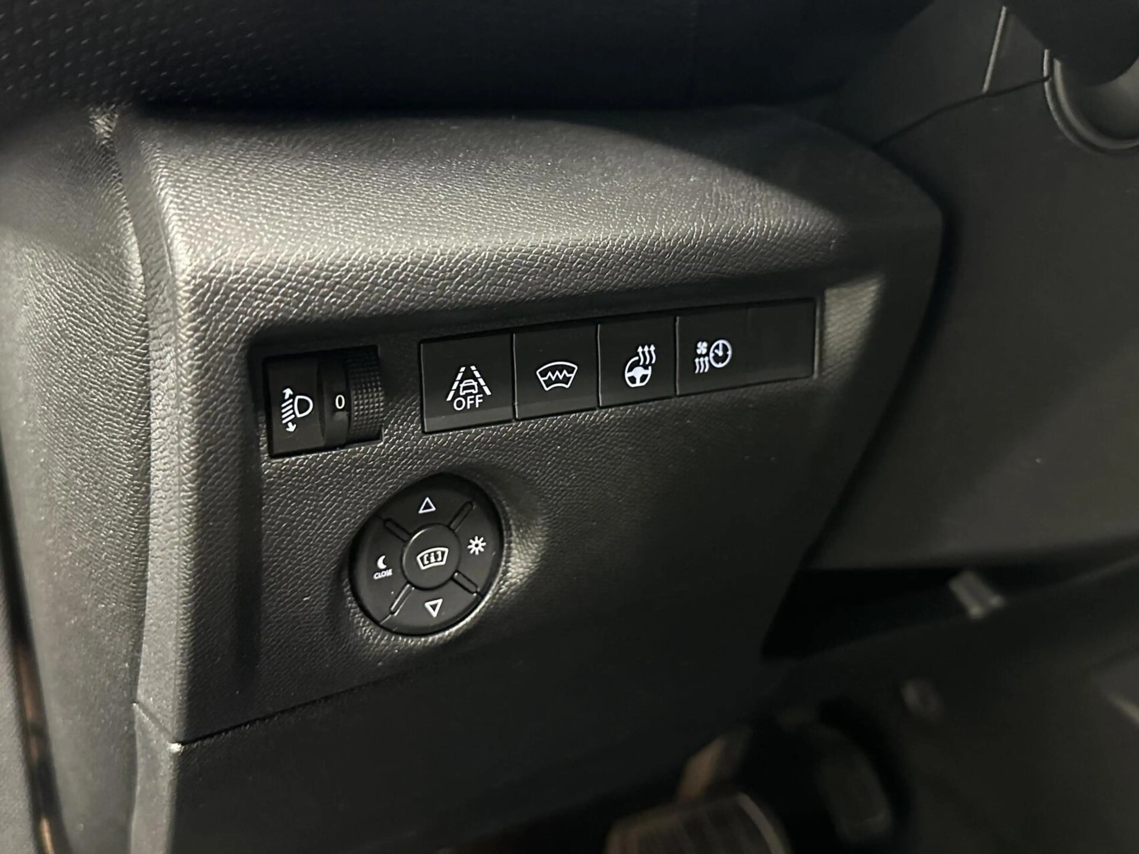 Citroen E-C4 Electric Feel Pack 50 kWh CARPLAY CAMERA NAVI CRUISE ECC LM — photo 18