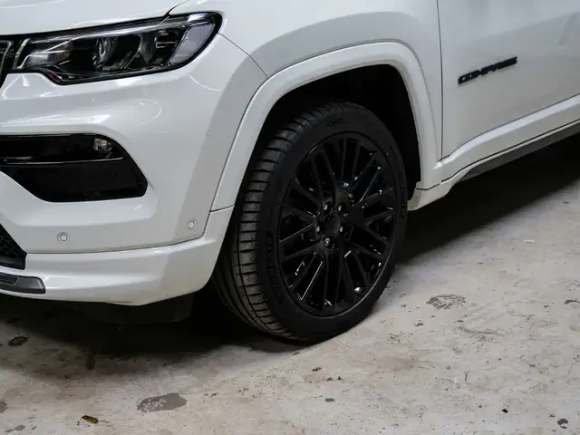 Jeep Compass view 3
