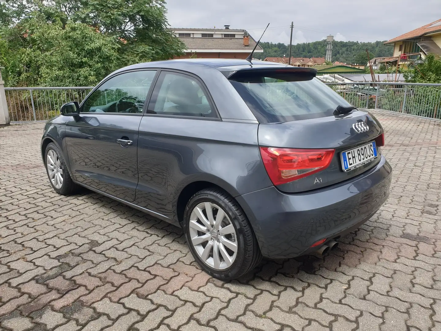 Audi A1 A1 1.4 tfsi Attraction 122cv Gris - 2