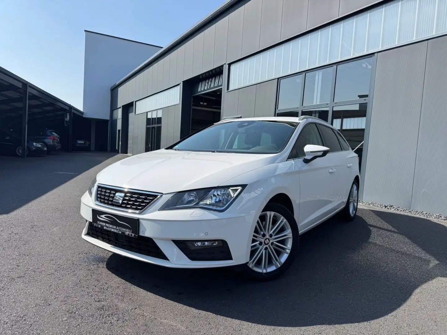 SEAT Leon ST Xcellence CNG Benziner Garantie Weiß - 1