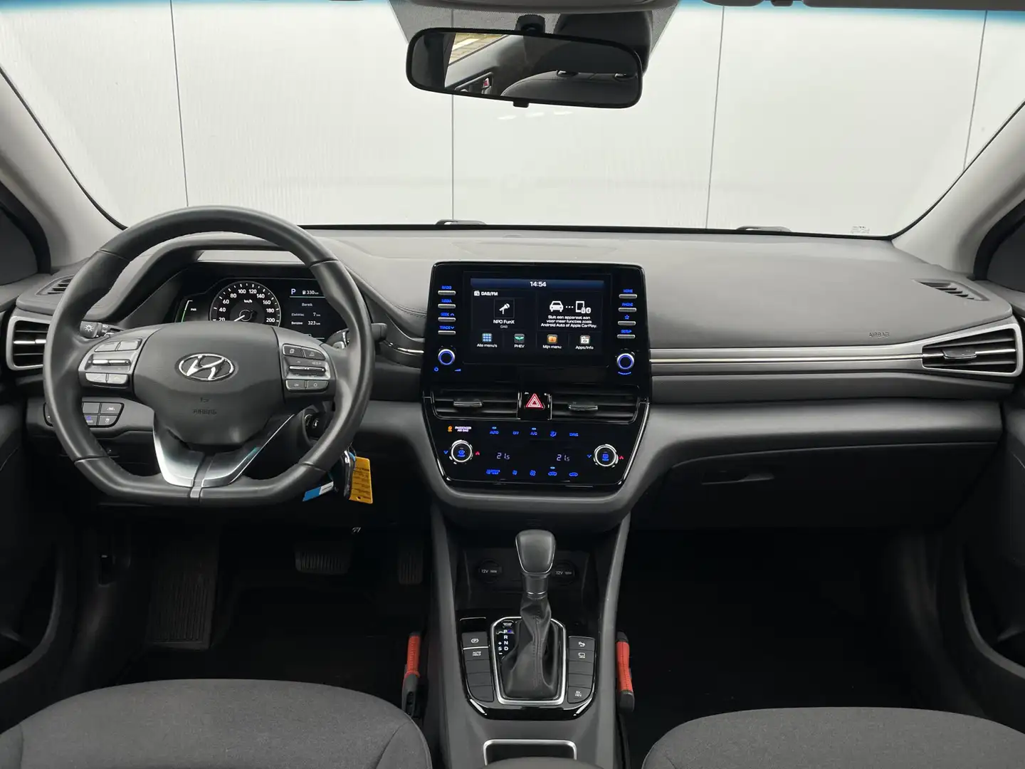 Hyundai IONIQ 1.6 GDi PHEV i-Motion / Apple Carplay & Android Au Grijs - 2