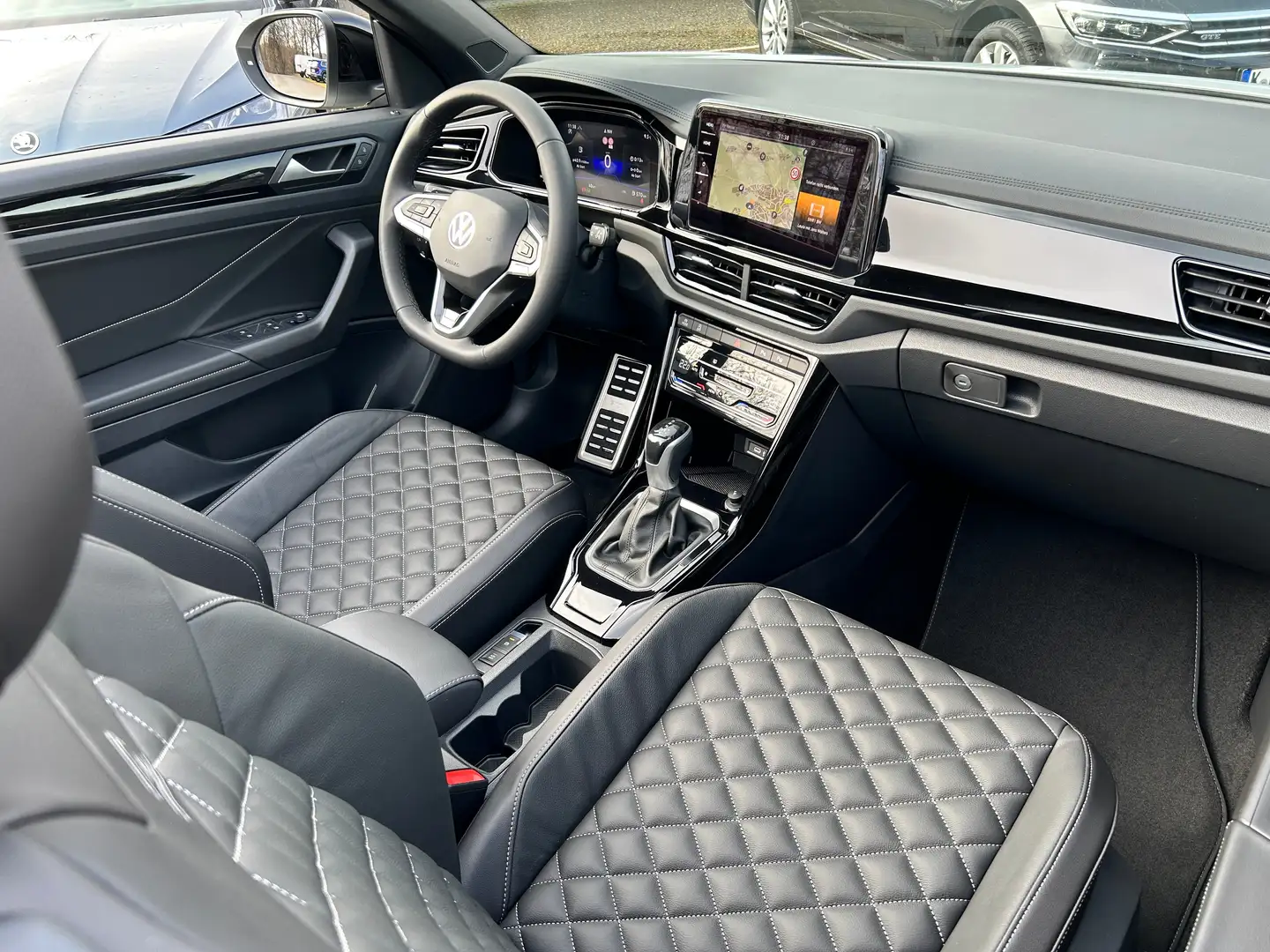 Volkswagen T-Roc Cabriolet 1.5 TSI OPF R-Line Leder Matrix LED AHK Weiß - 2