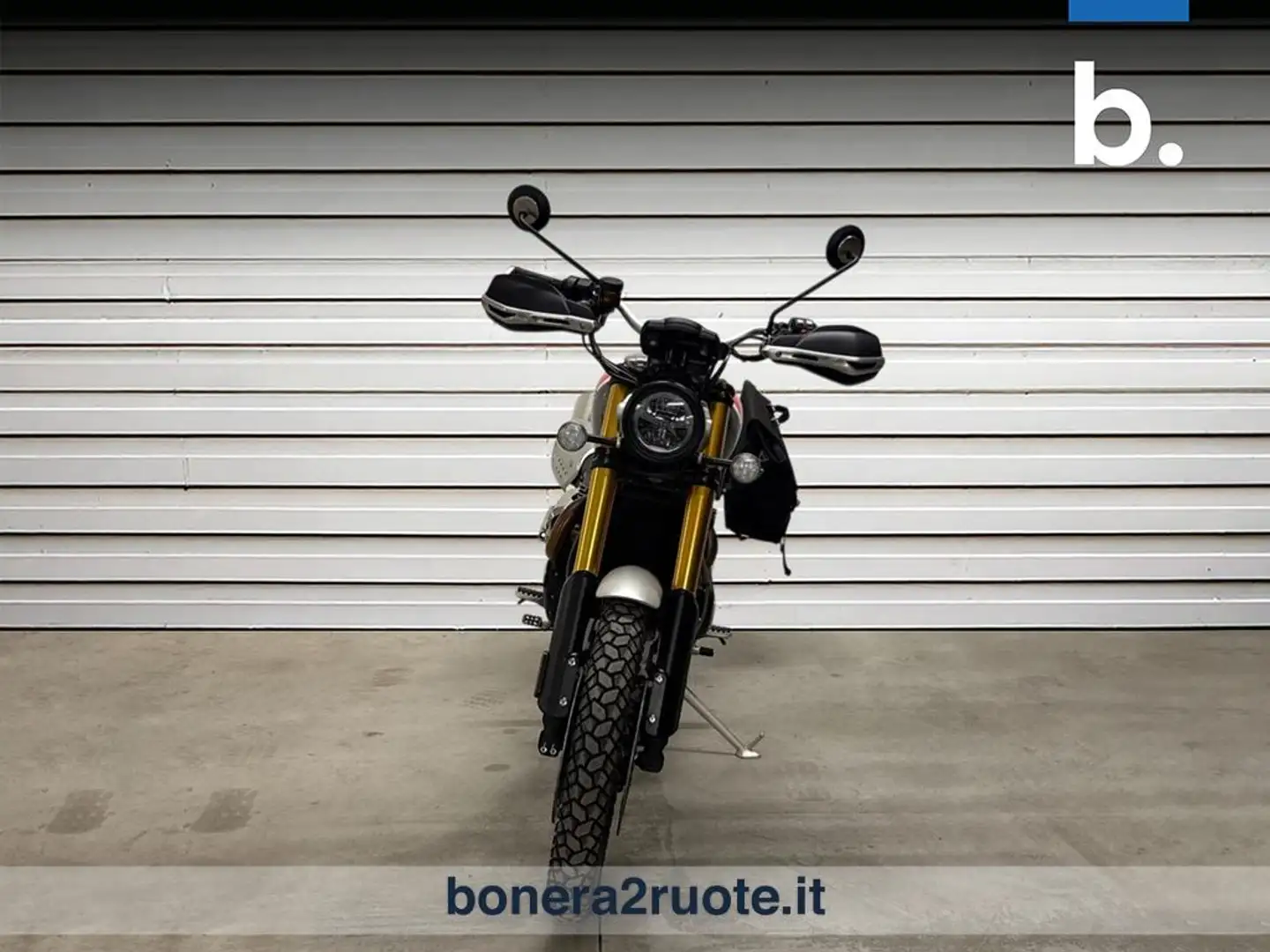 Triumph Scrambler 1200 XE Gold Line Abs Negro - 2